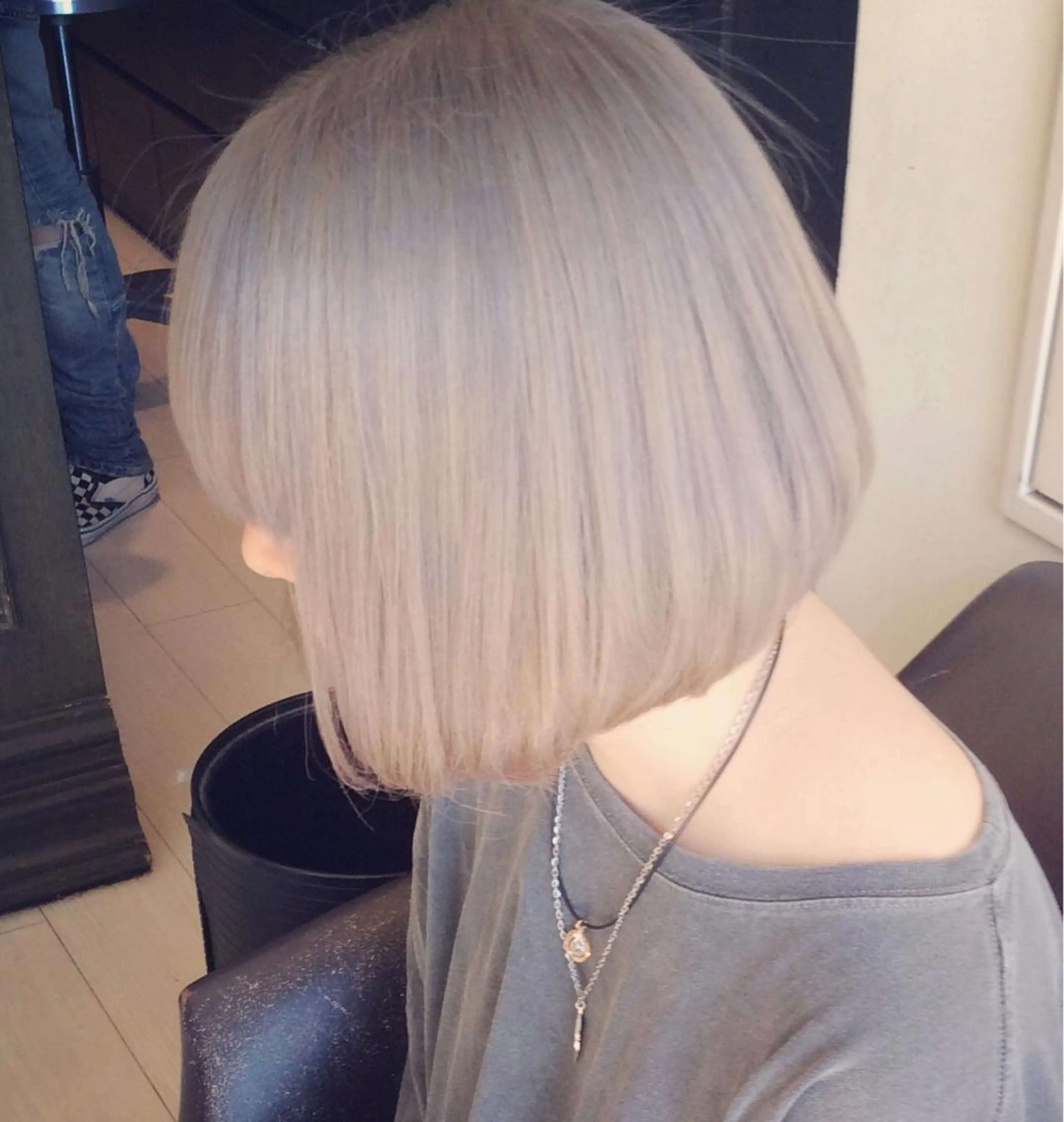 ショート カラー アッシュ ハイトーンカラー ボブ ヘアカラー トリートメント 山本 将史のヘアスタイル