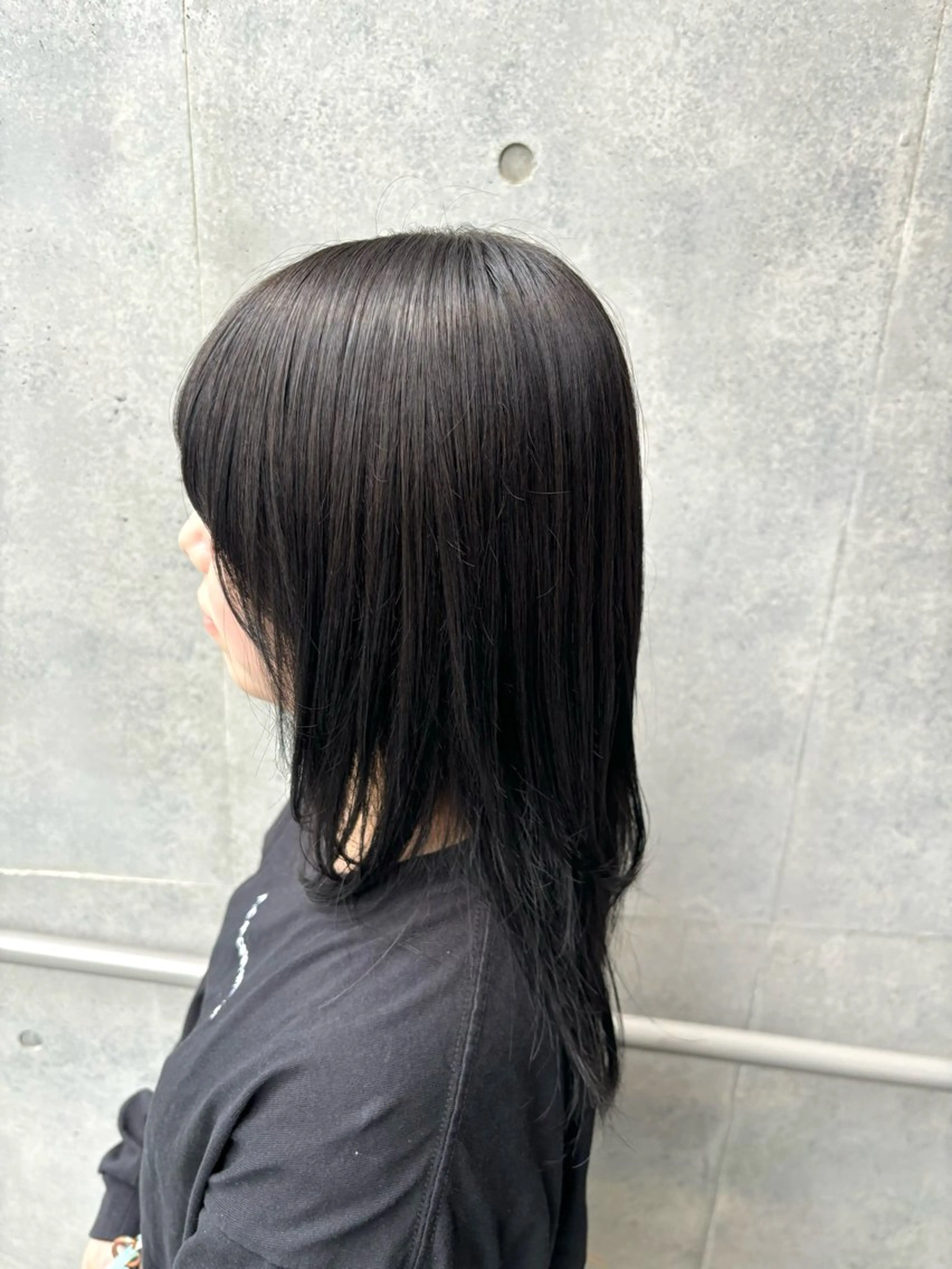 ミディアム カラー カット パーマ 縮毛矯正 透明感カラー/ 艶髪縮毛矯正/しほのヘアスタイル