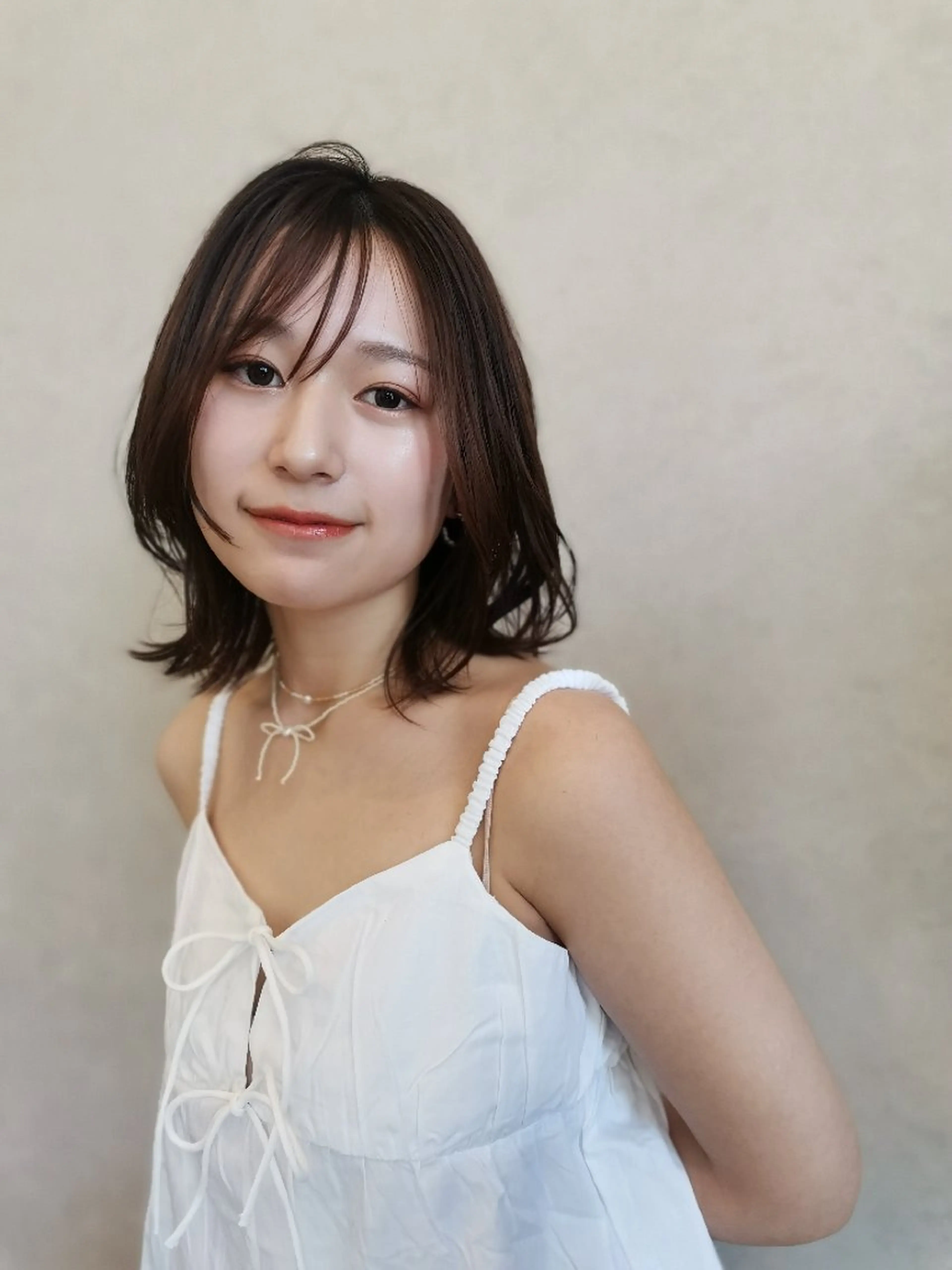 ミディアム ボブ 外ハネヘア カット ヘアカラー sameya maiのヘアスタイル