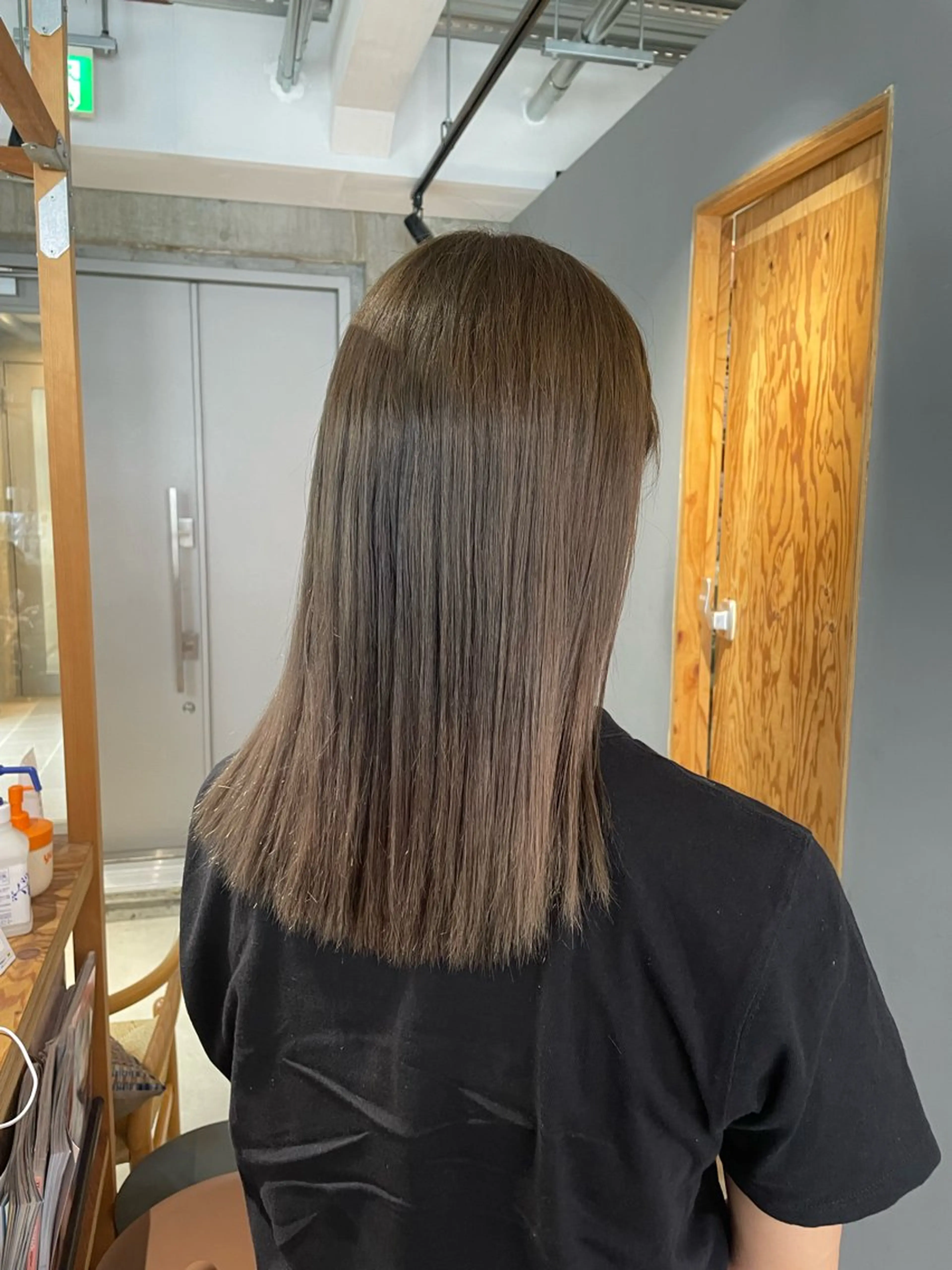 ミディアム カラー グレージュ オリーブグレージュ オリーブグレー カット ヘアカラー トリートメント noa ☪︎のヘアスタイル