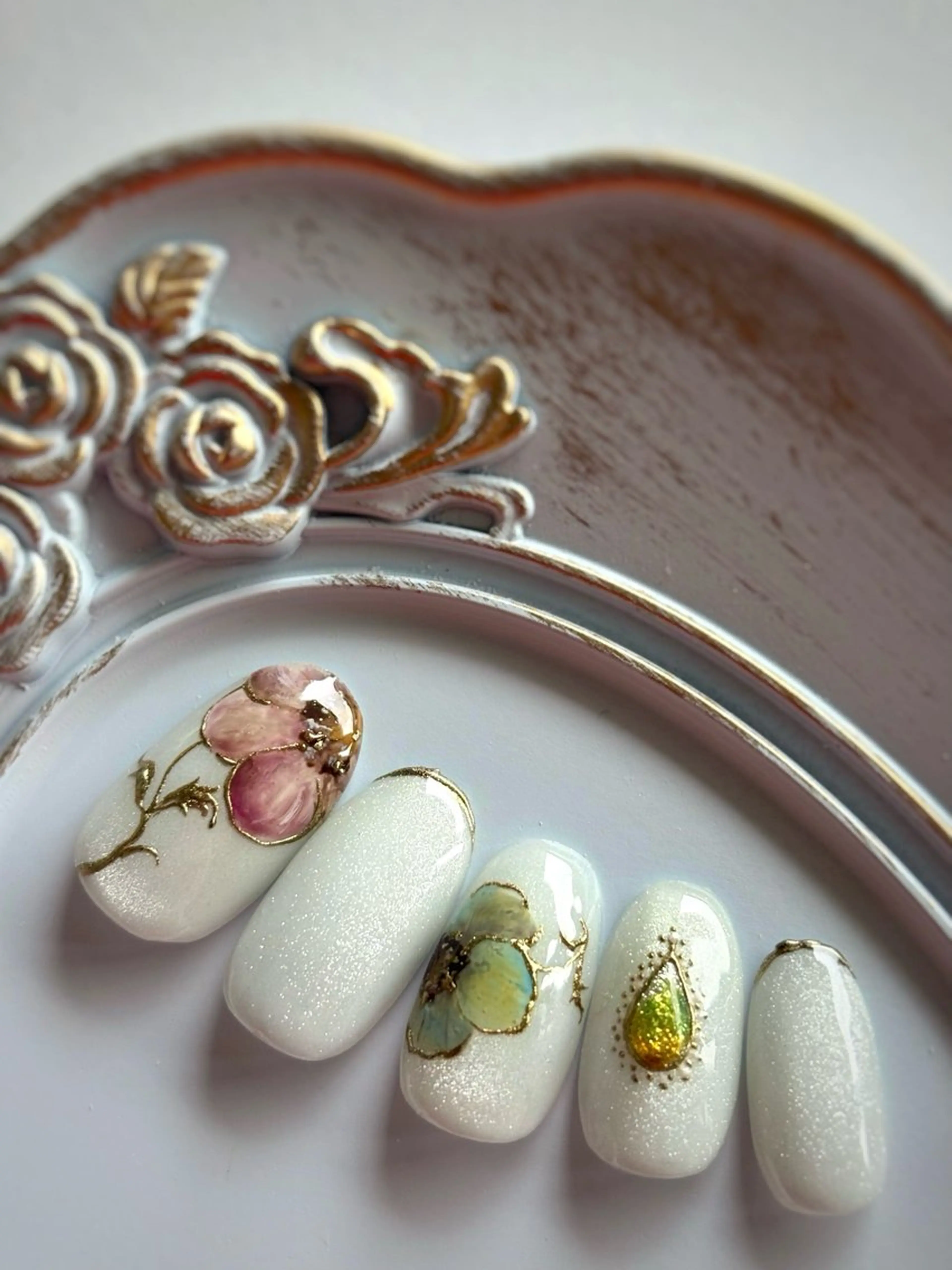 ネイル ハンドネイル FIORITURA Maikoのネイルデザイン