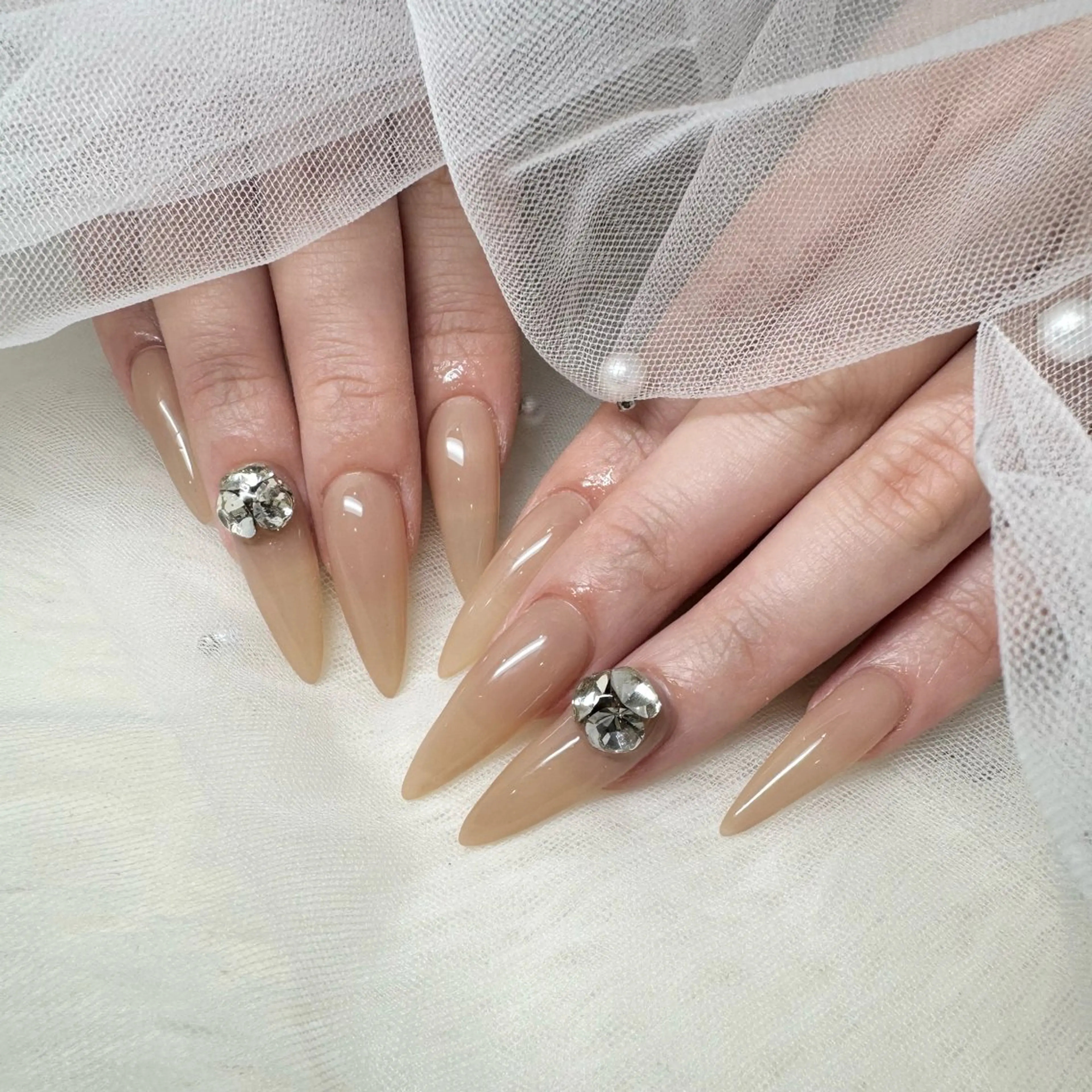 ネイル フットネイル ジェルネイル キラキラネイル ロングネイル オフィスネイル ハンドネイル AYAKA🩵難波♡ 韓国ネイルで可愛く♡のネイルデザイン