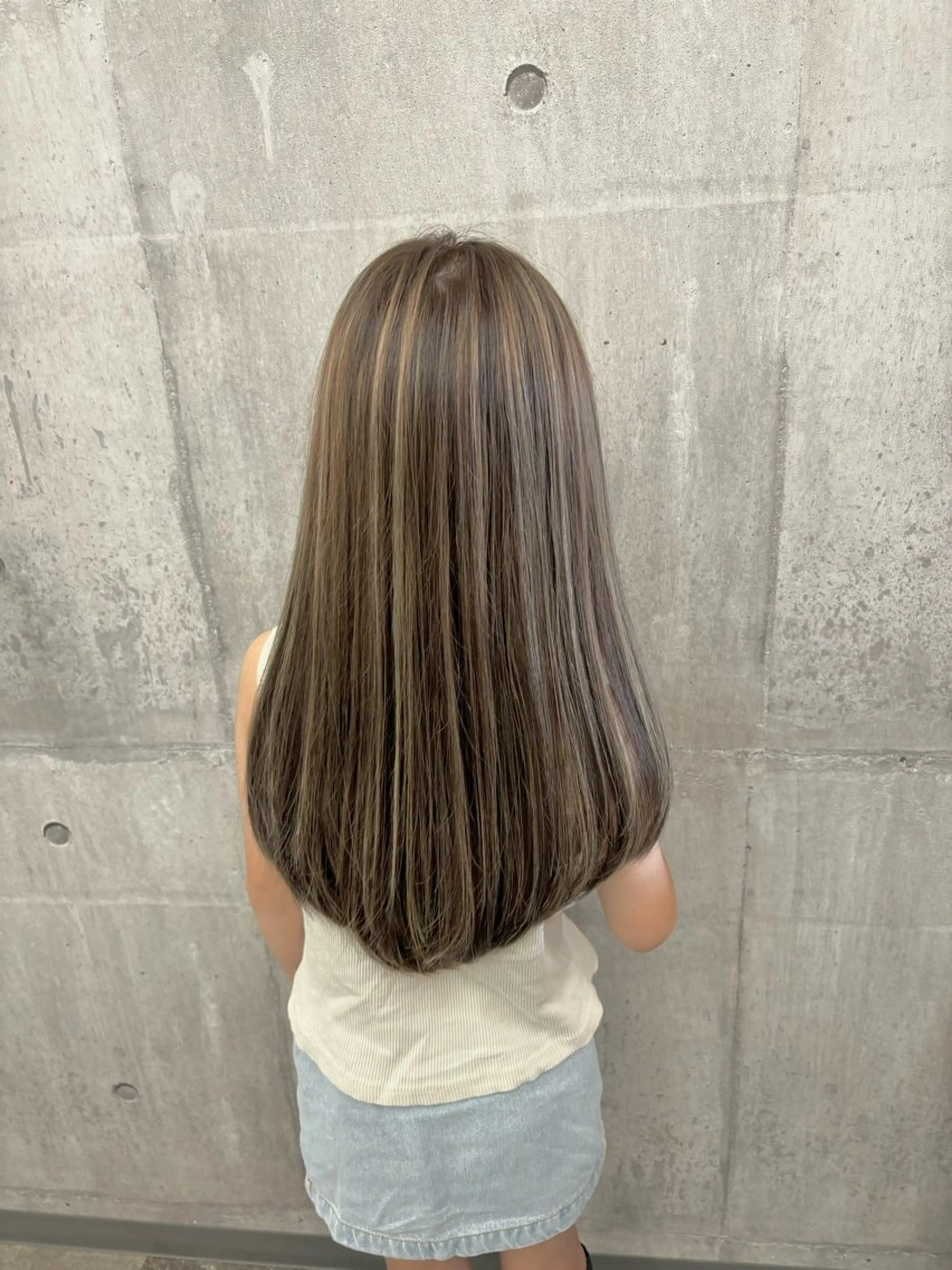 ロング ハイライト ヘアカラー 田中 沙也香のヘアスタイル