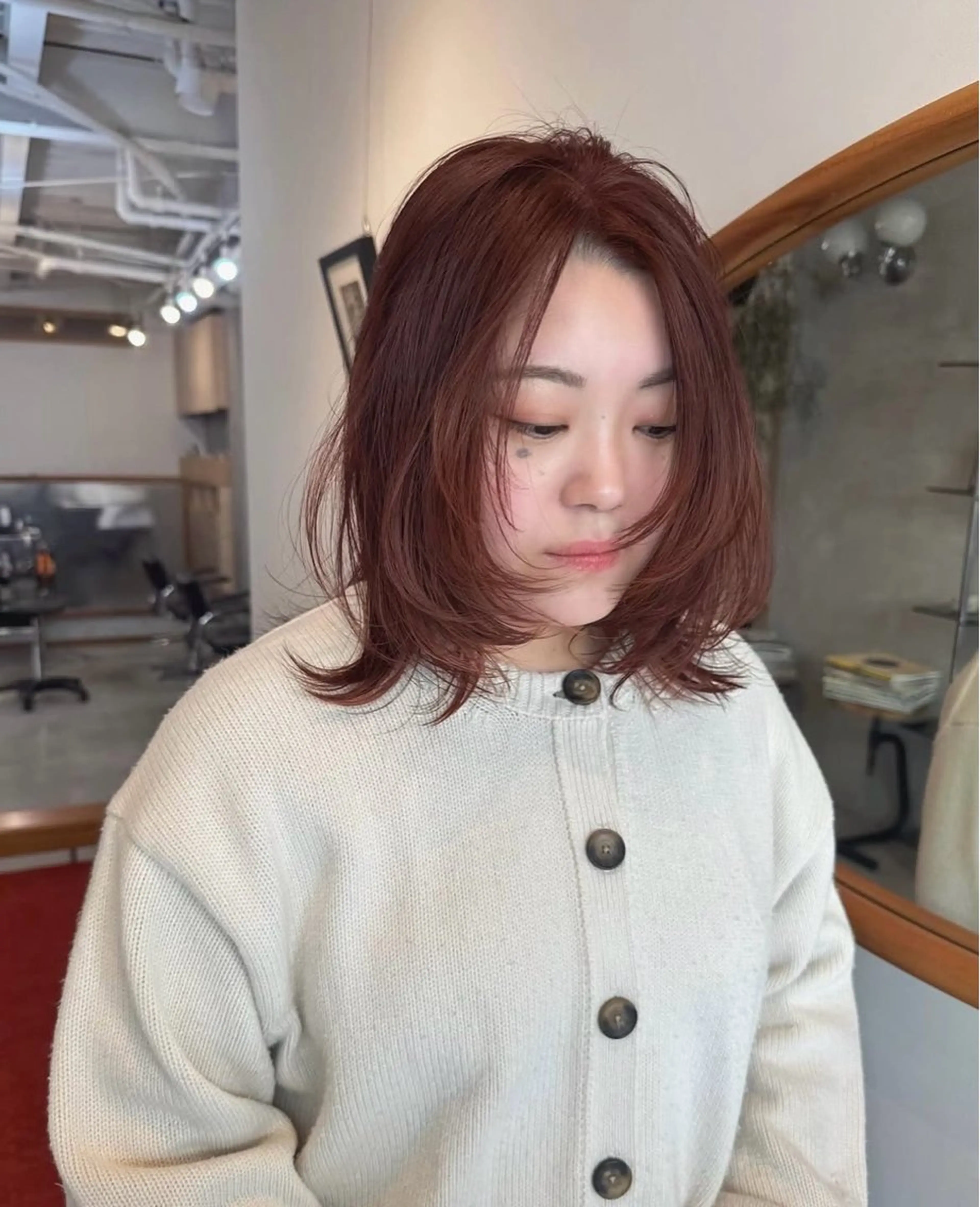 ミディアム カラー ヘアカラー トリートメント momona / Eng okのヘアスタイル