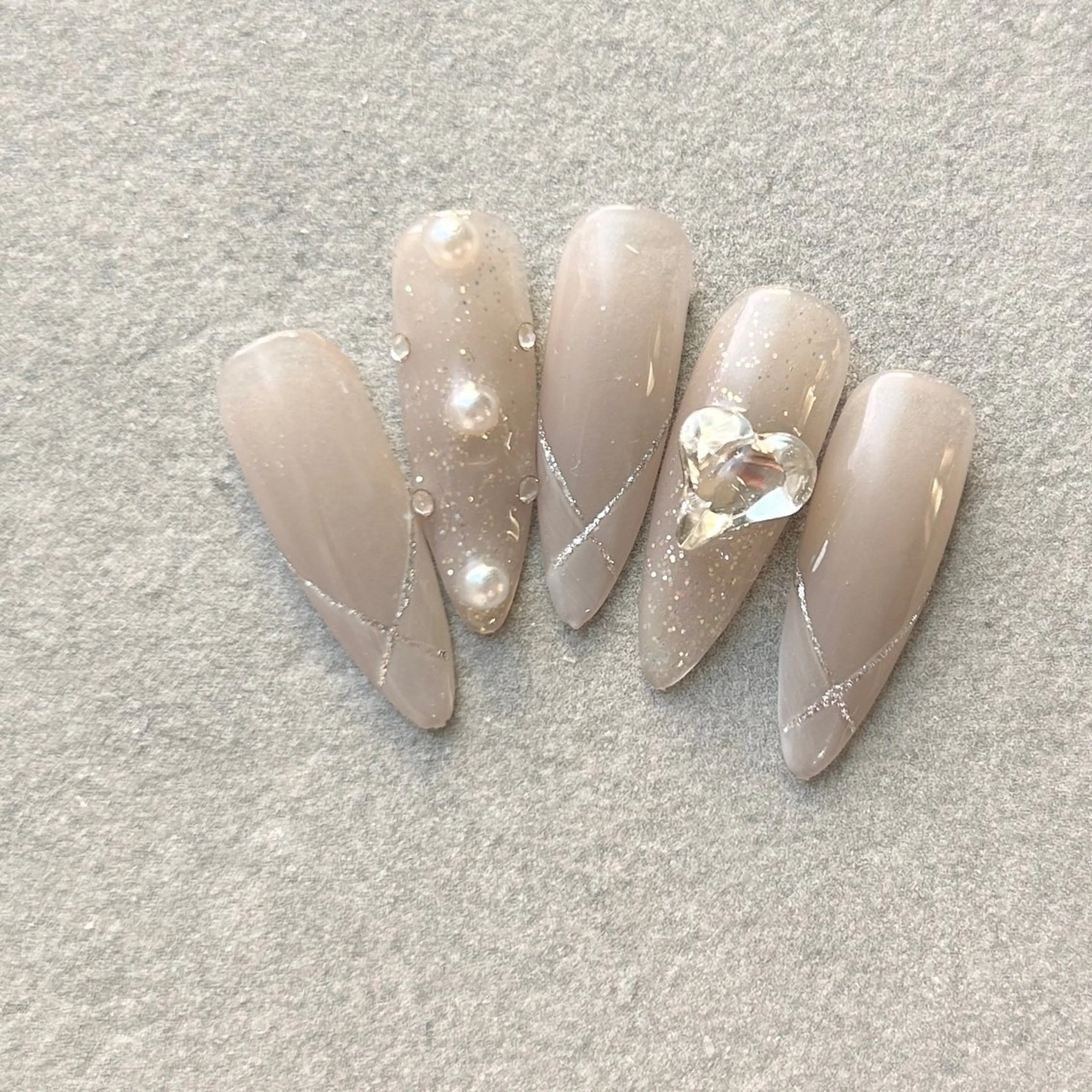 ネイル Ray. ／綺麗目ニュアンスのネイルデザイン