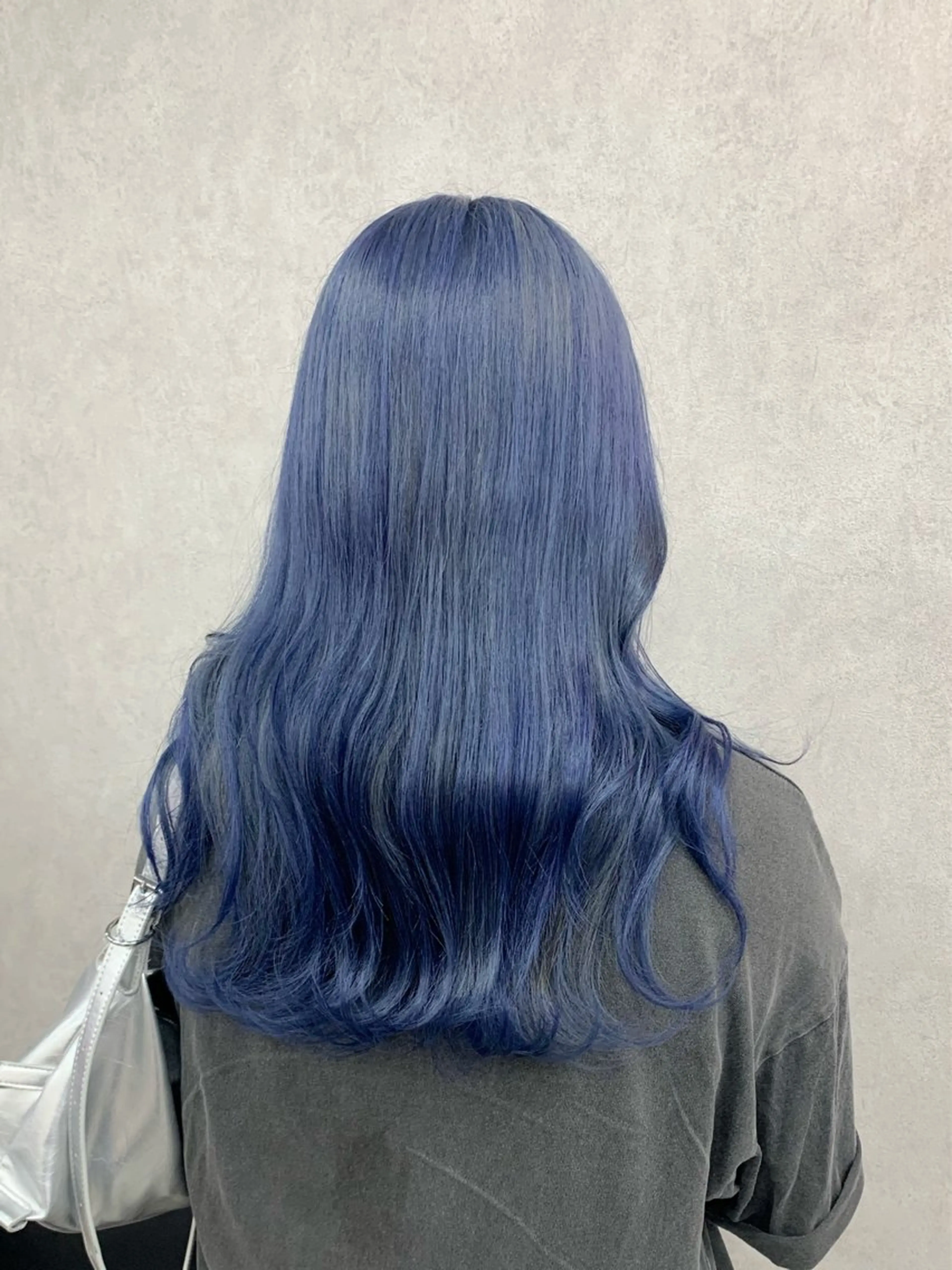 セミロング カラー ハイトーン・ブリーチ ムラ修正　八須　錬のヘアスタイル