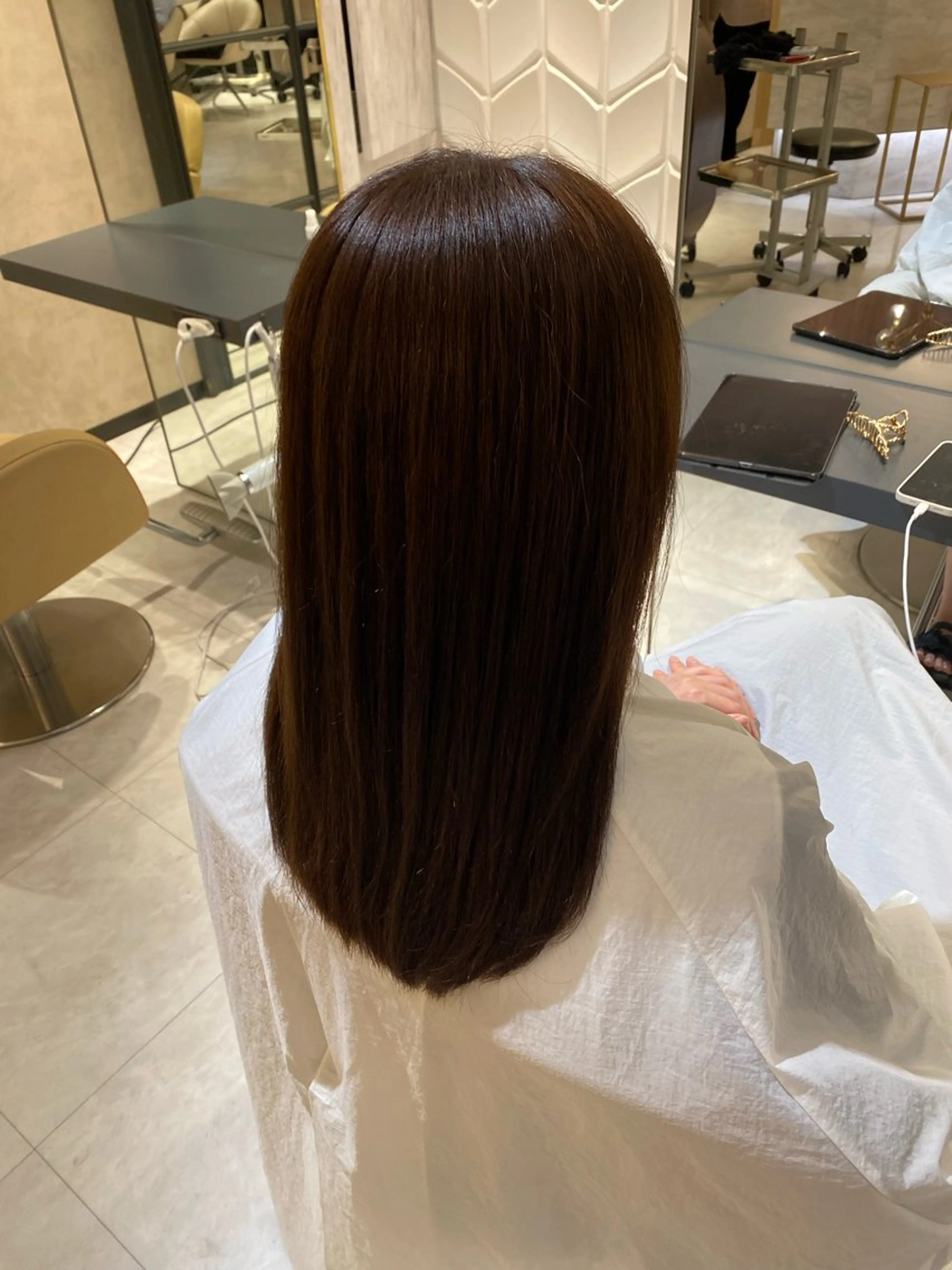セミロング カラー募集中 広井優菜のヘアスタイル