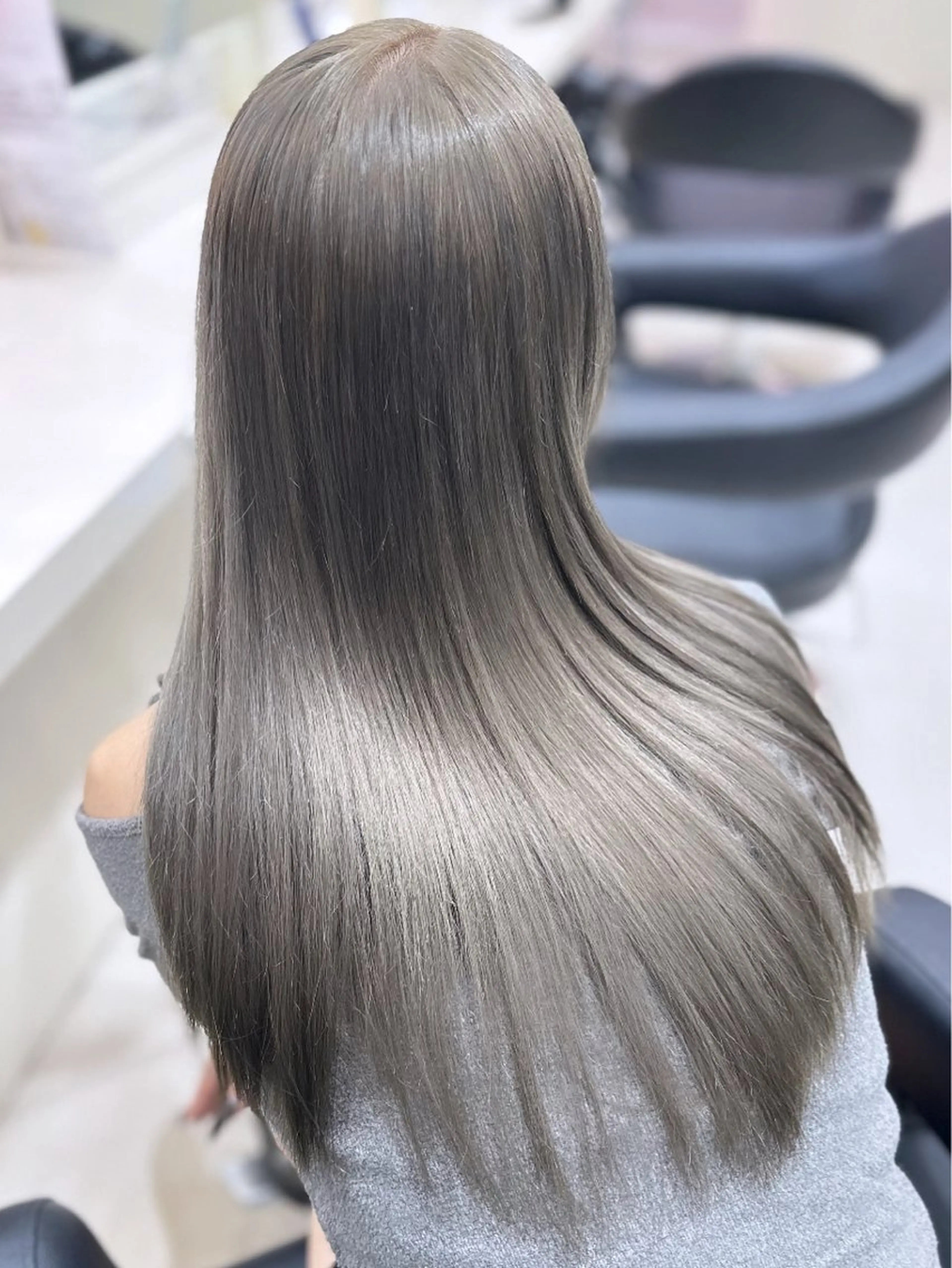 ロング カラー ヘアアレンジ カット ヘアカラー トリートメント 艶カラー/ハイトーン /レイヤーカットのヘアスタイル