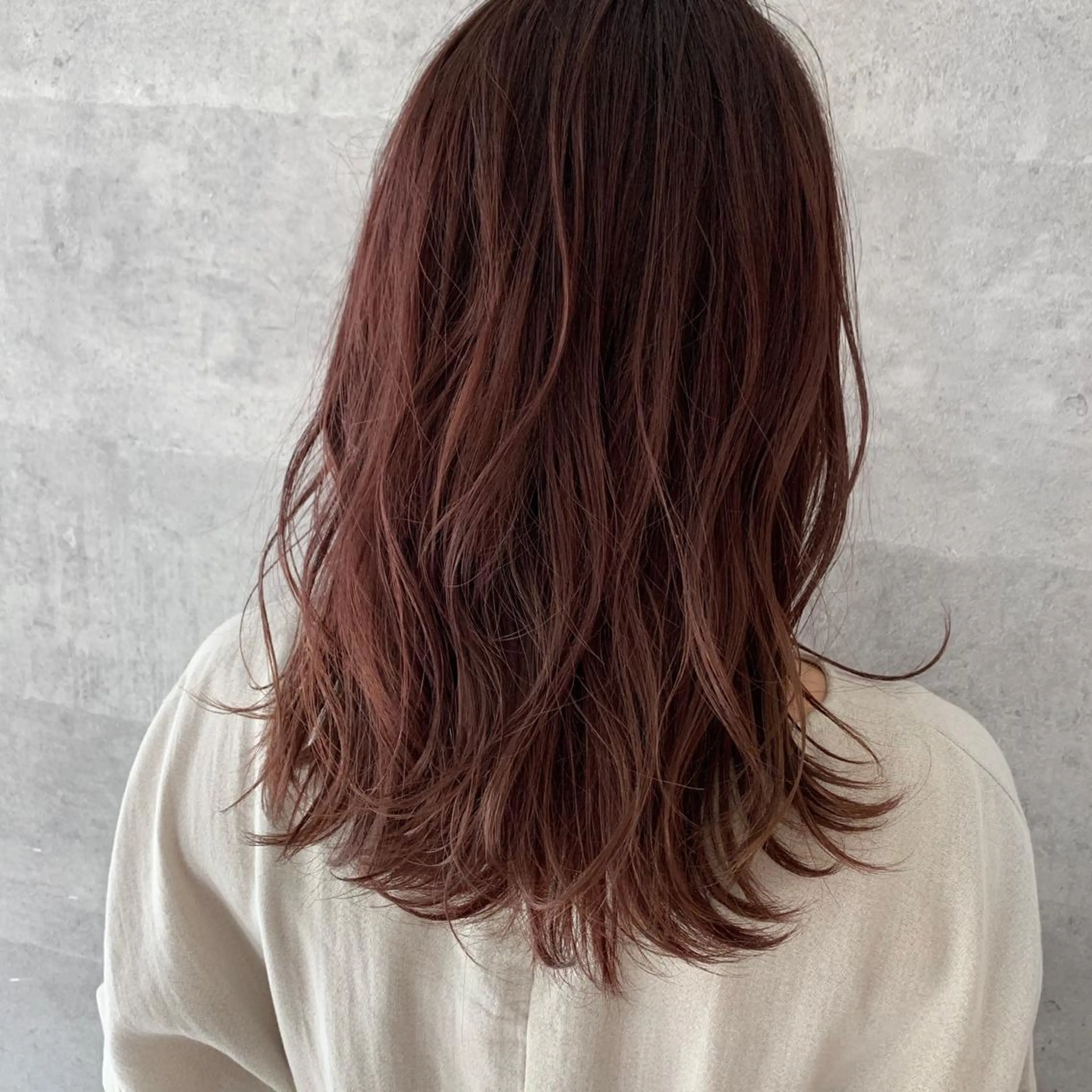 ミディアム シモウラ アオイのヘアスタイル