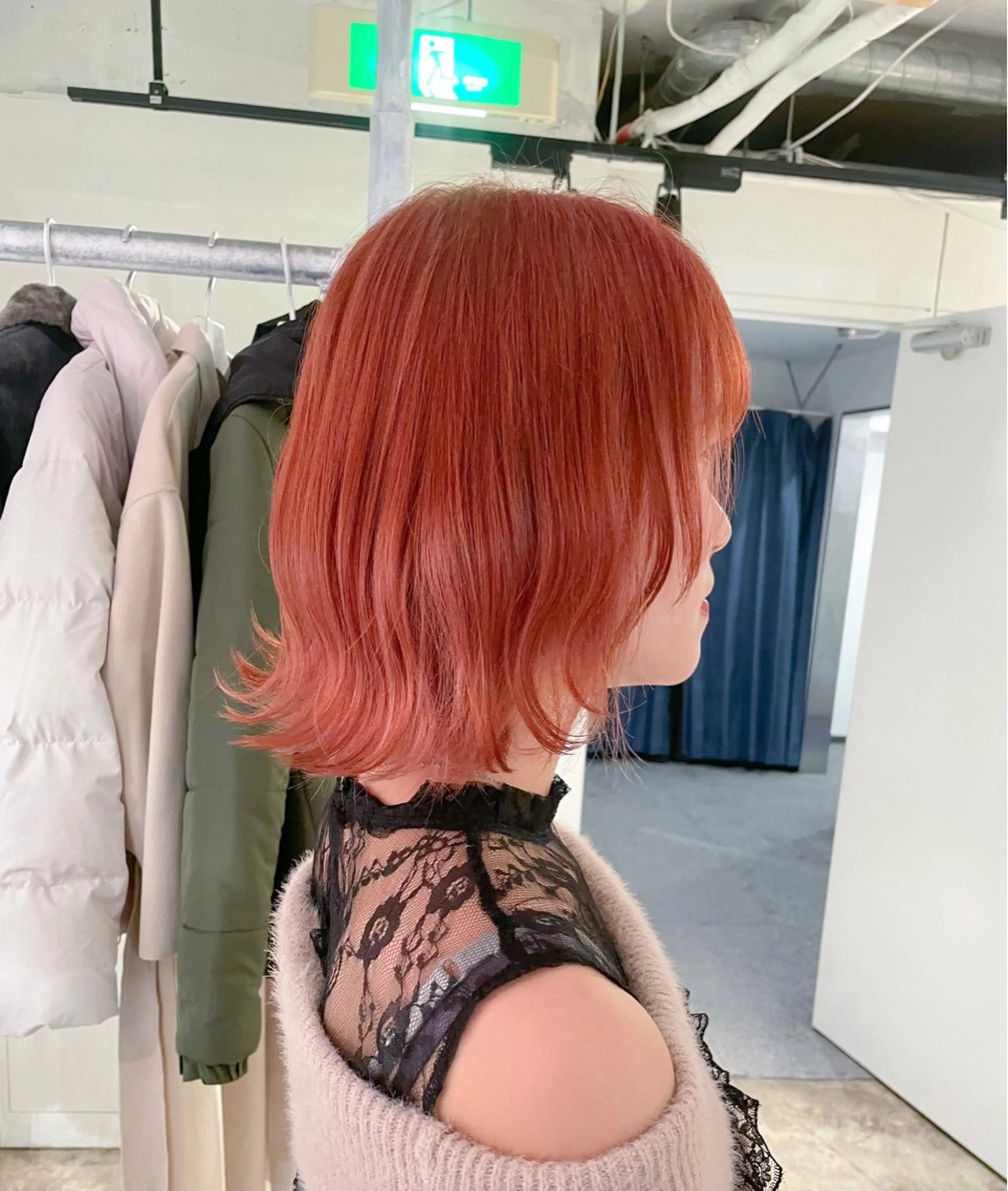 ミディアム カラー オレンジ ピンクカラー ヘアカラー トリートメント ハイトーン/レイヤー /ケアブリーチ石川治のヘアスタイル