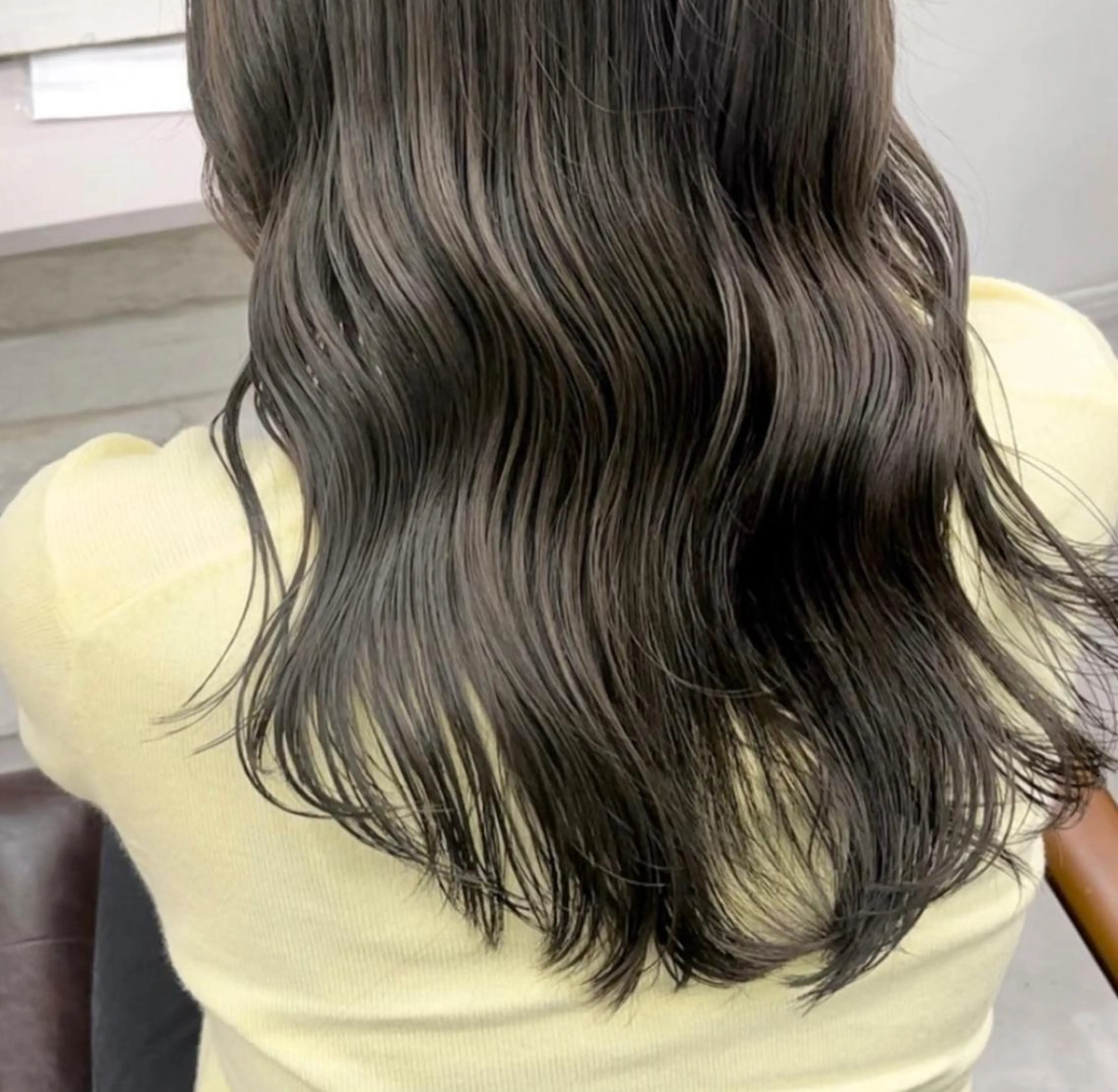 カラー グレージュ オリーブグレージュ オリーブグレー カット ヘアカラー トリートメント 巻ける髪質改善で美髪 にデザイン✨/よしみのヘアスタイル