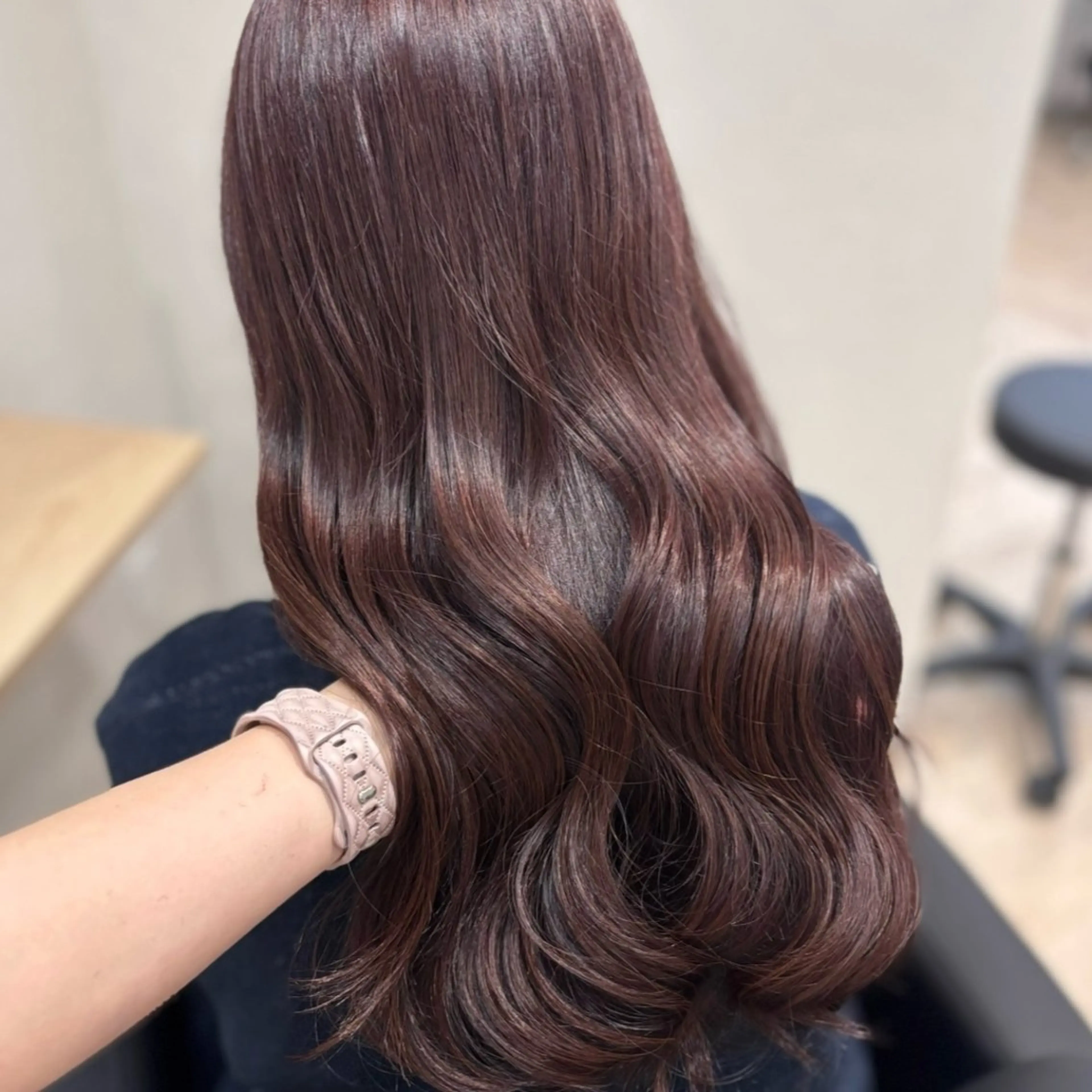 ロング カラー ブリーチ ブラウンカラー ブリーチなしカラー ピンクカラー ピンクブラウン カット ヘアカラー トリートメント 𝒎𝒐𝒆🩰 名駅/ヘアメ/暖色♡のヘアスタイル