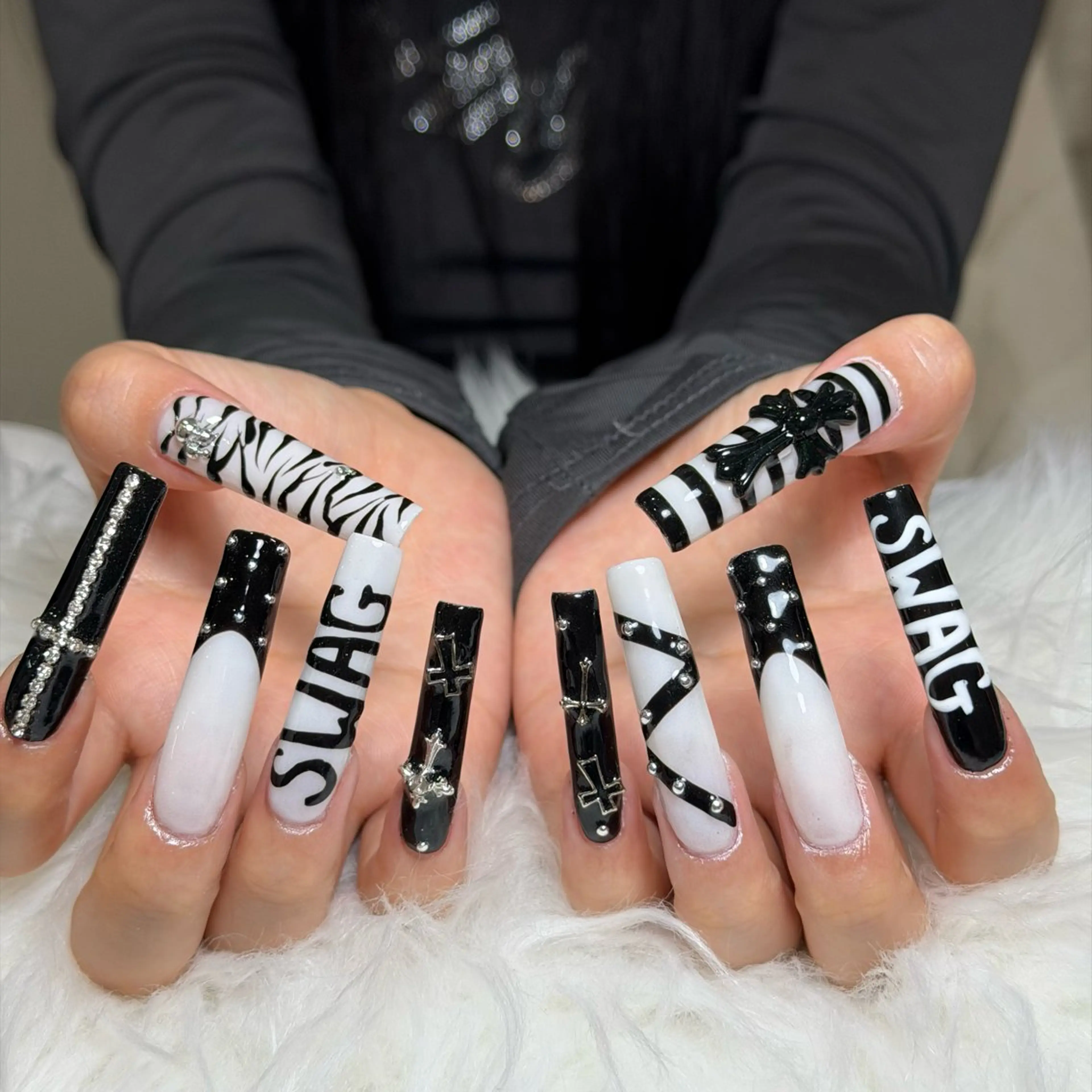 ネイル オーロラネイル 長さ出し フレンチネイル ジェルネイル マグネットネイル ハンドネイル Luci Nailのネイルデザイン