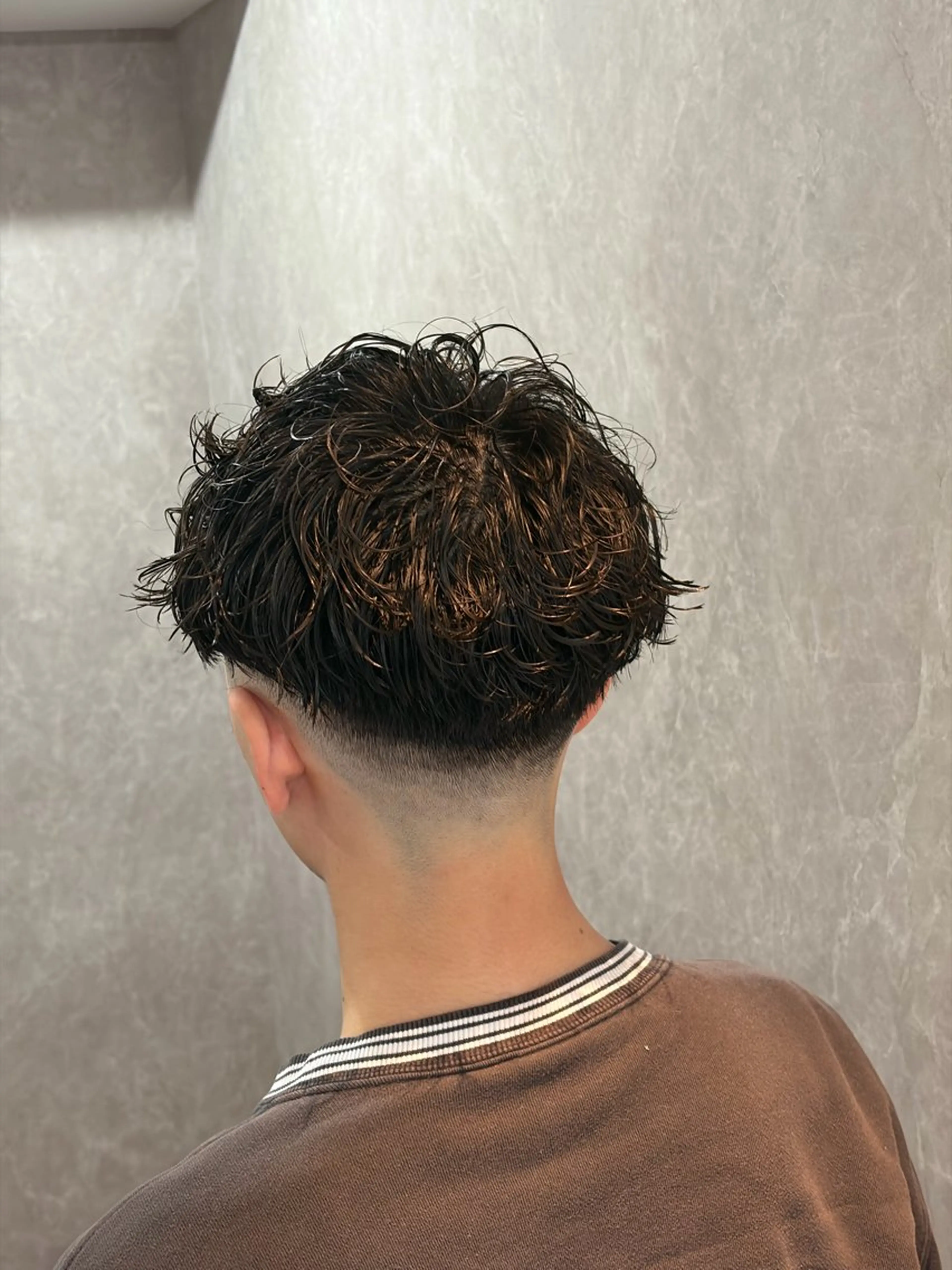 ミディアム パーマ メンズ ミディアムパーマ フェードカット メンズパーマ 高橋 怜玖／仙台／長町のヘアスタイル