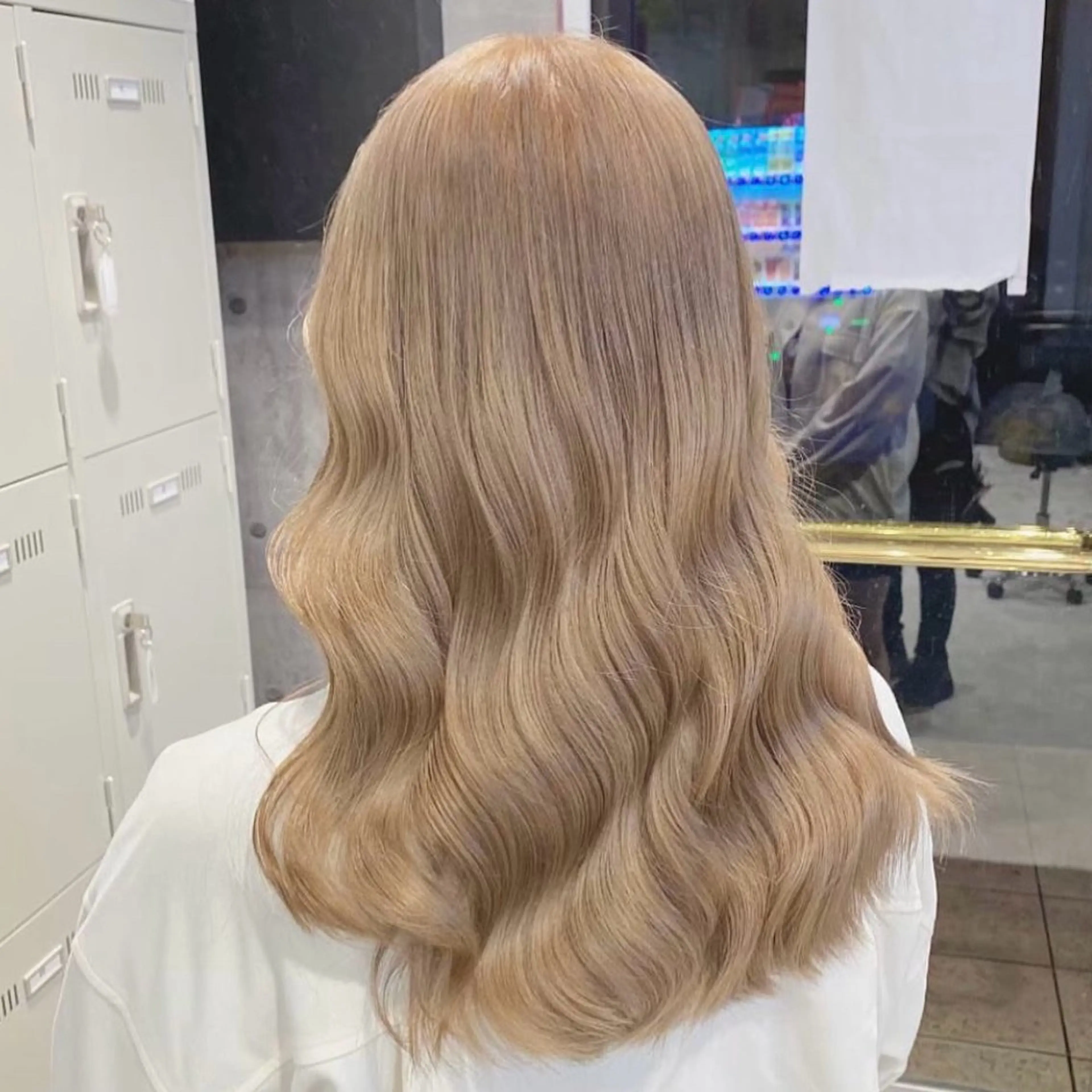 ロング カラー ヘアアレンジ メンズ メンズブリーチ ベージュカラー ブリーチ ブロンド ケアブリーチ ヘアカラー トリートメント 🌟🍒ハイトーン 韓国ヘア/ユウミのヘアスタイル