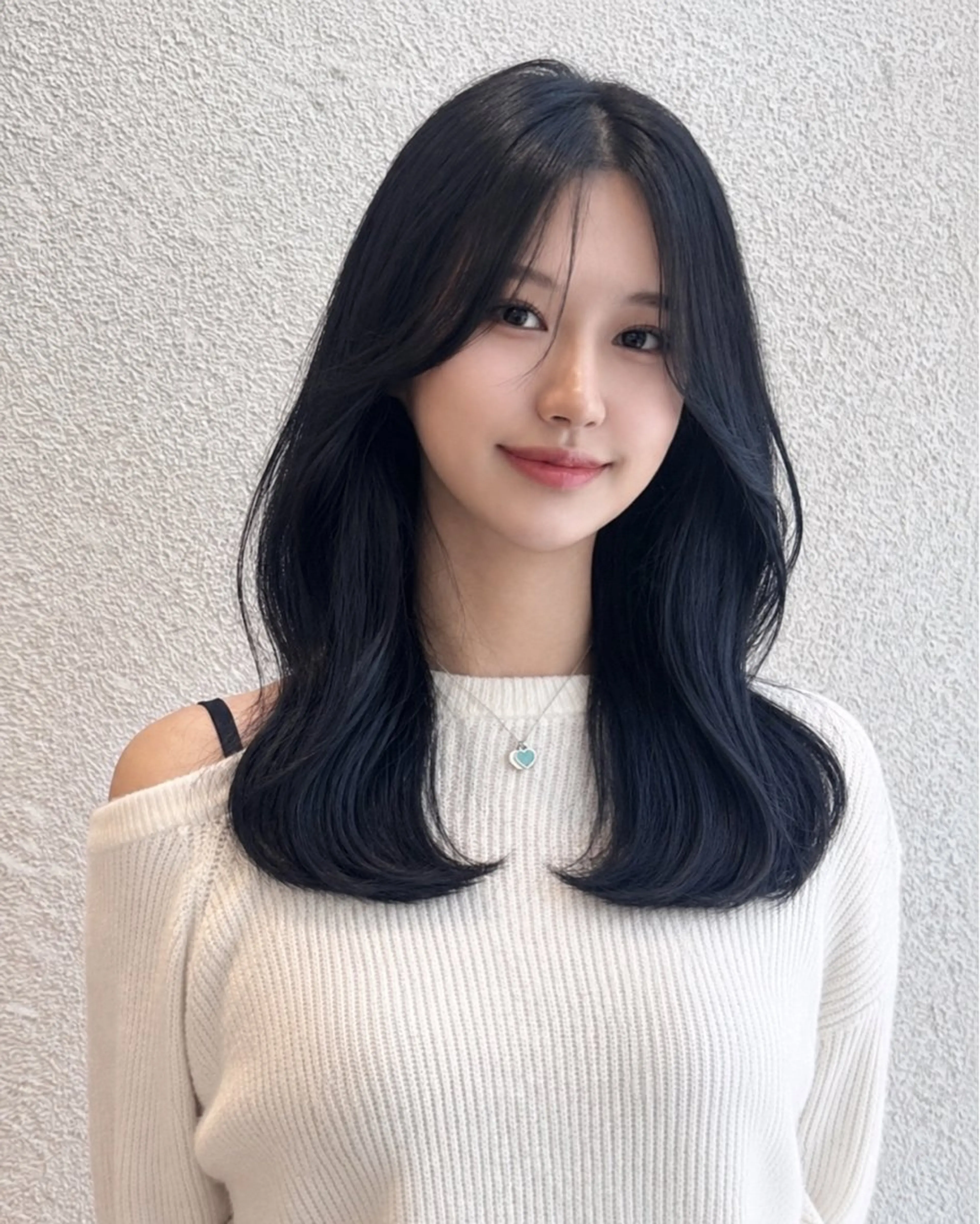 セミロング カラー 黒髪 ブルーカラー ブルーブラック 透明感カラー ヘアカラー COCO / ayaneのヘアスタイル