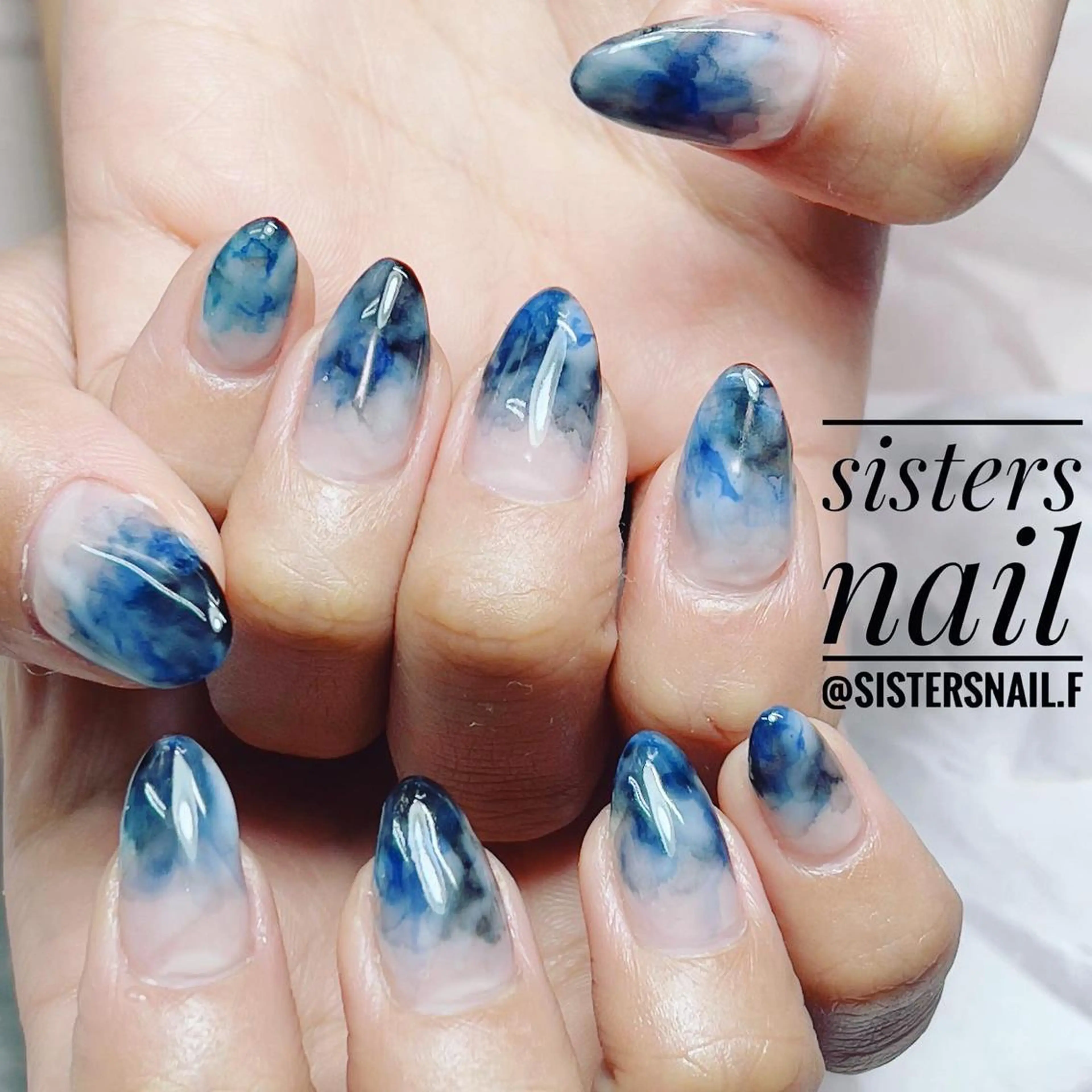 ネイル アートネイル ブルー ニュアンスネイル シンプルネイル sisters nail.fのネイルデザイン