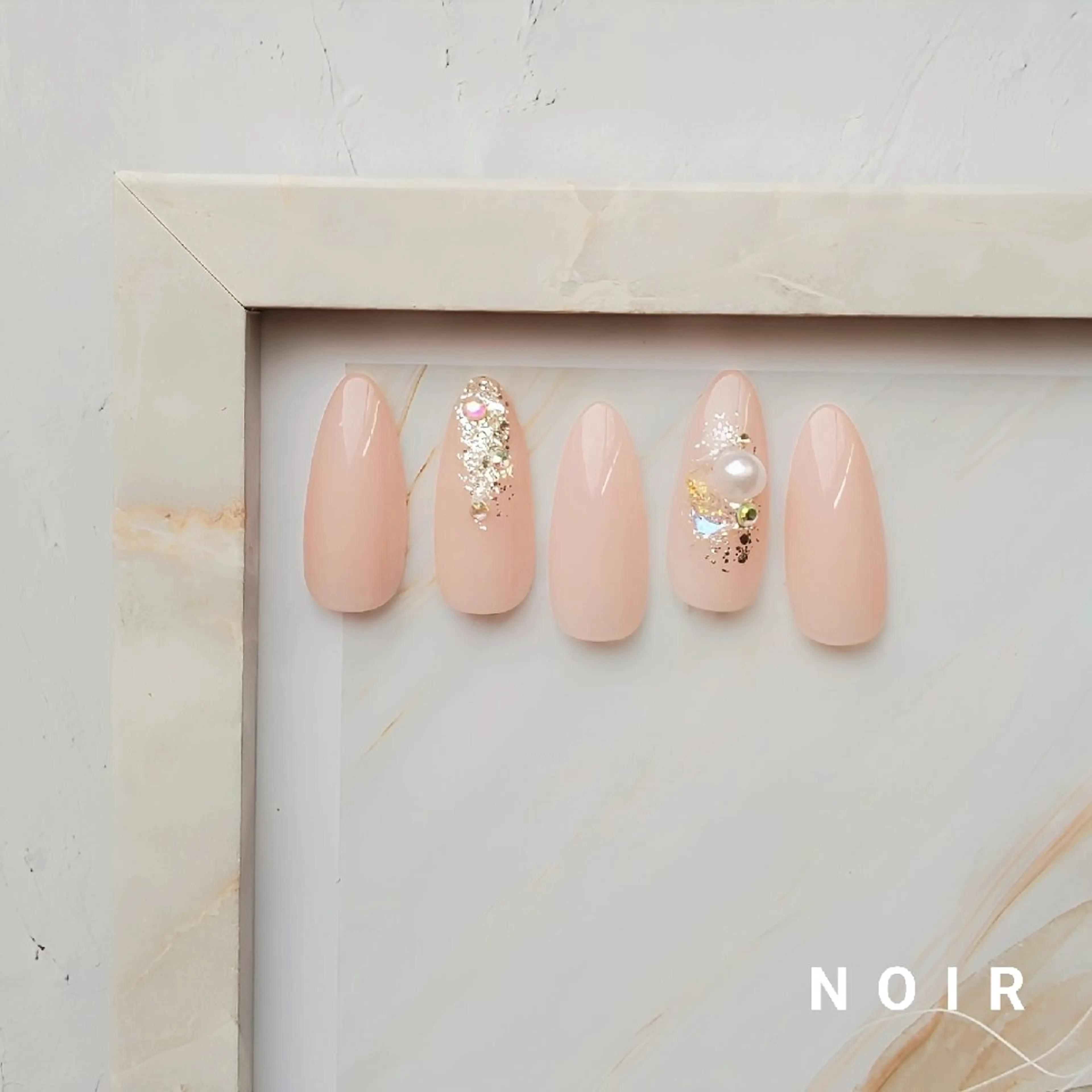 ネイル NOIR 長谷川のネイルデザイン