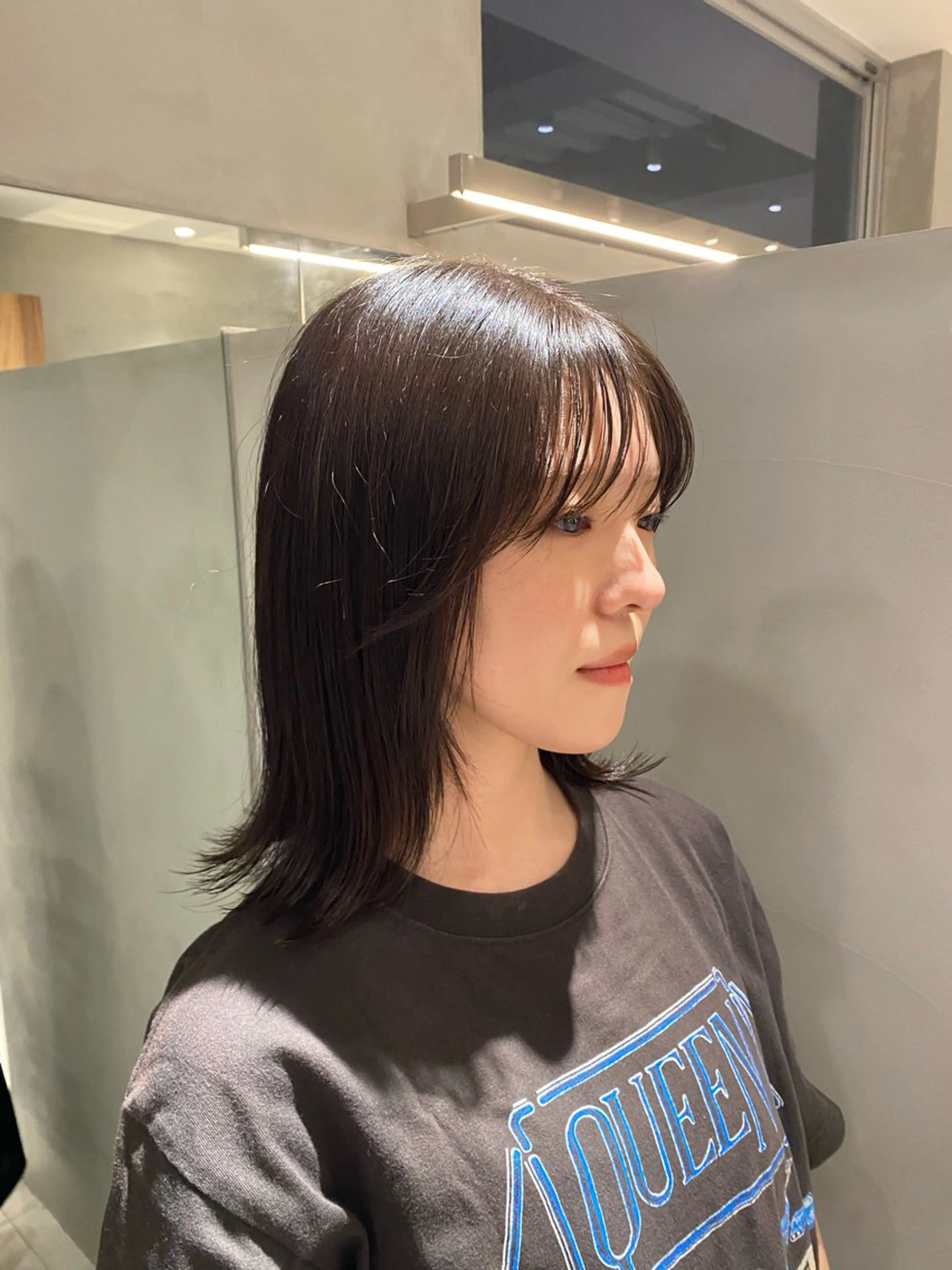 ミディアム kou🌥️レイヤー /艶カラーのヘアスタイル