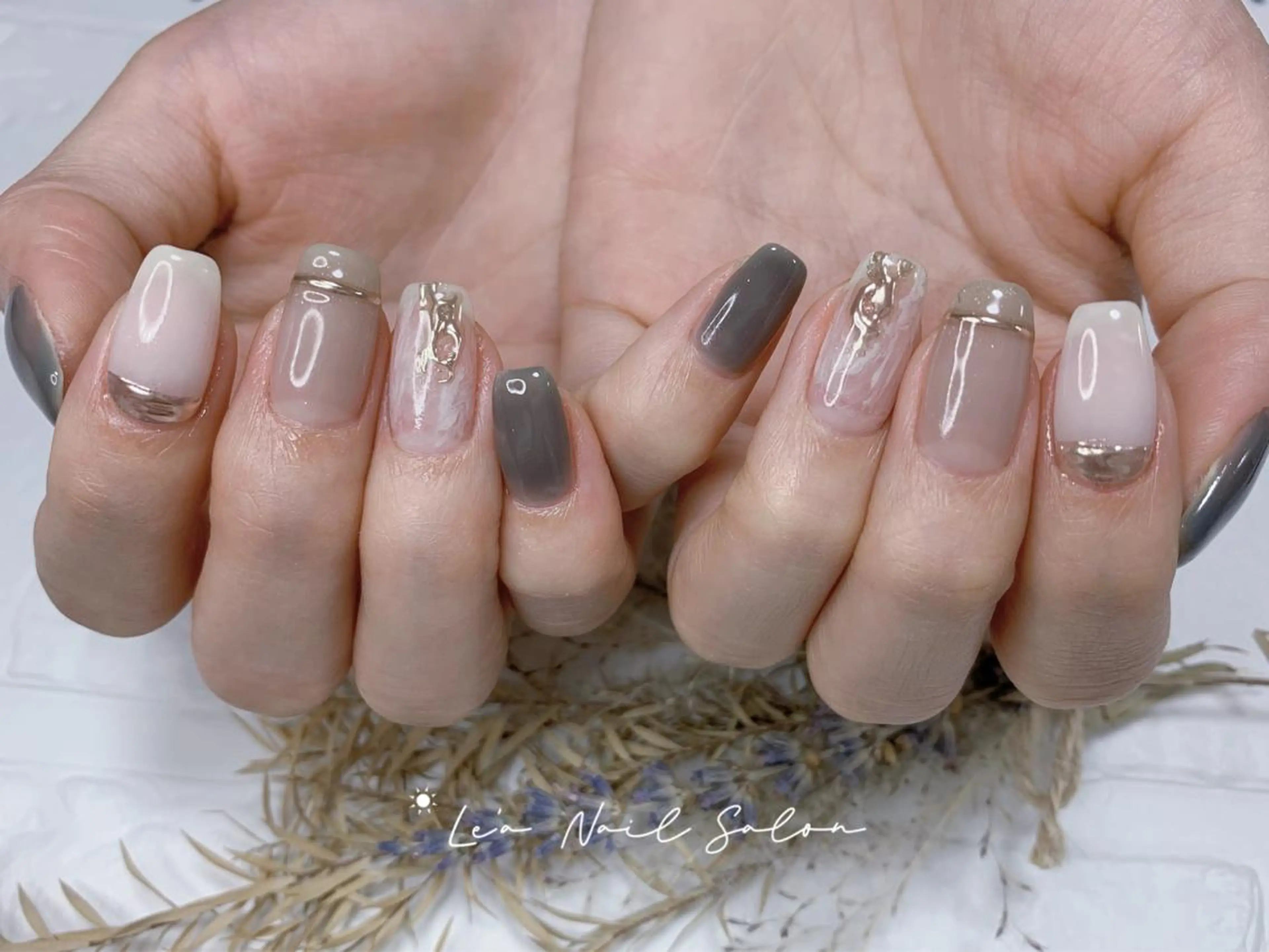 ショート カラー ネイル Le’a NailSalonのネイルデザイン