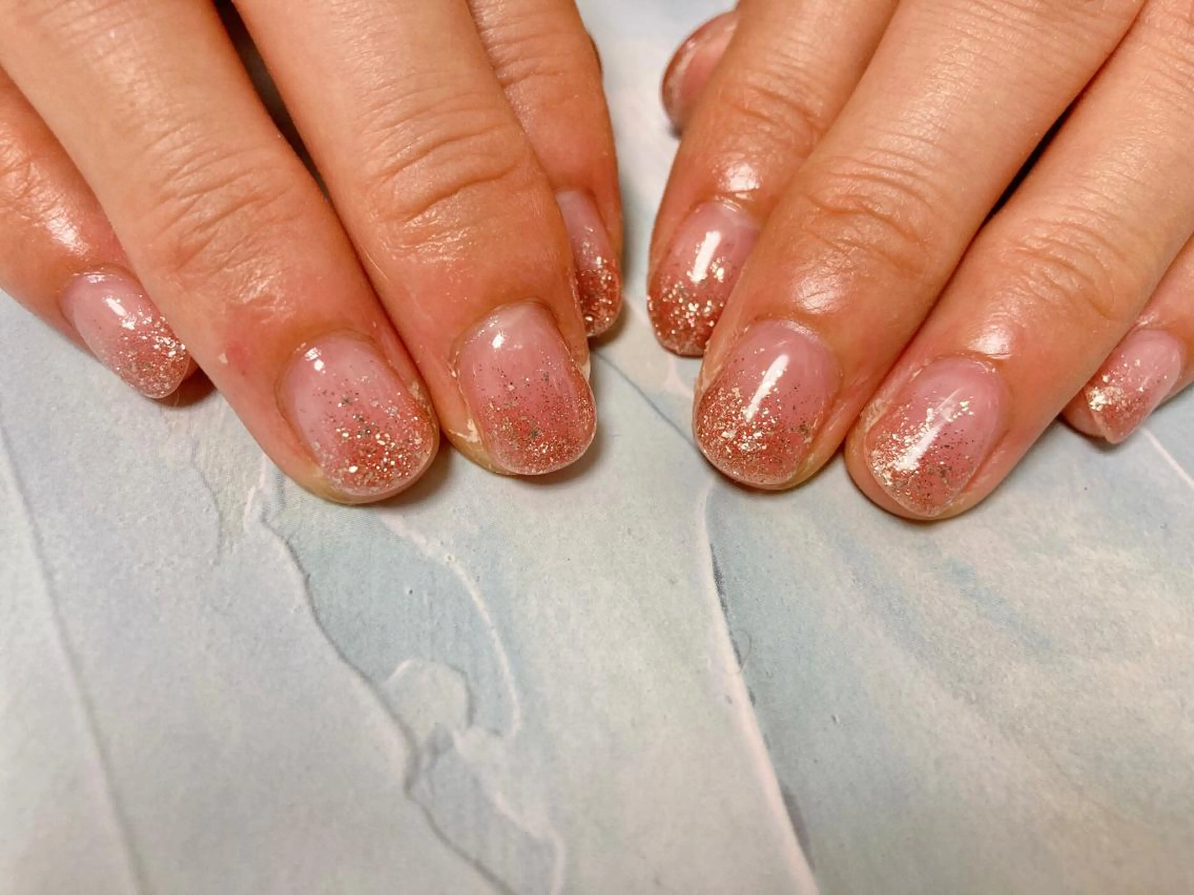 ネイル ラメ(グリッター) ラメグラデーション ピンク mogunail &blowのネイルデザイン