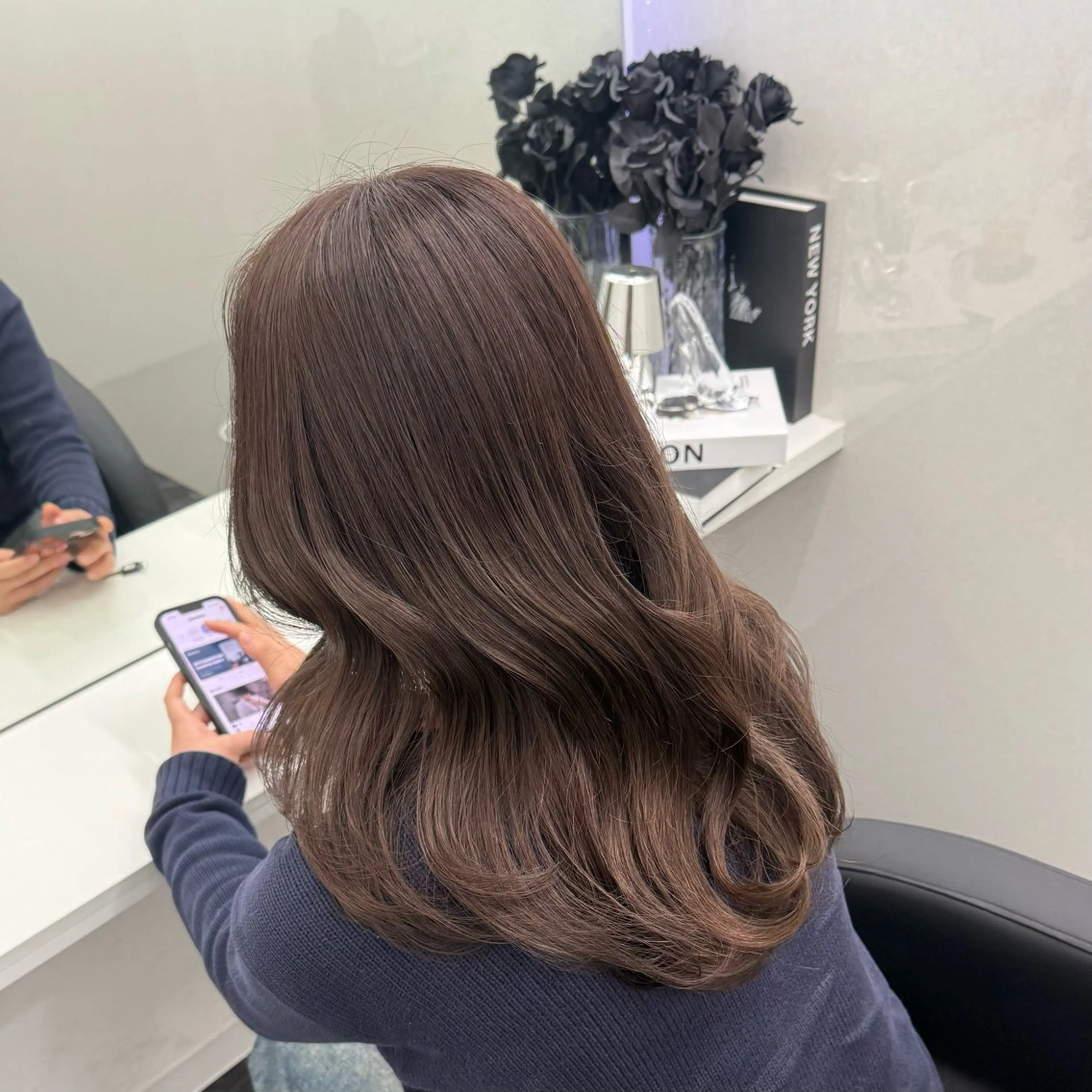 セミロング カラー ベージュカラー ブリーチ ブラウンカラー ショコラブラウン チョコレートブラウン ヘアカラー トリートメント ケアブリーチ/ 髪質改善/上質艶髪のヘアスタイル