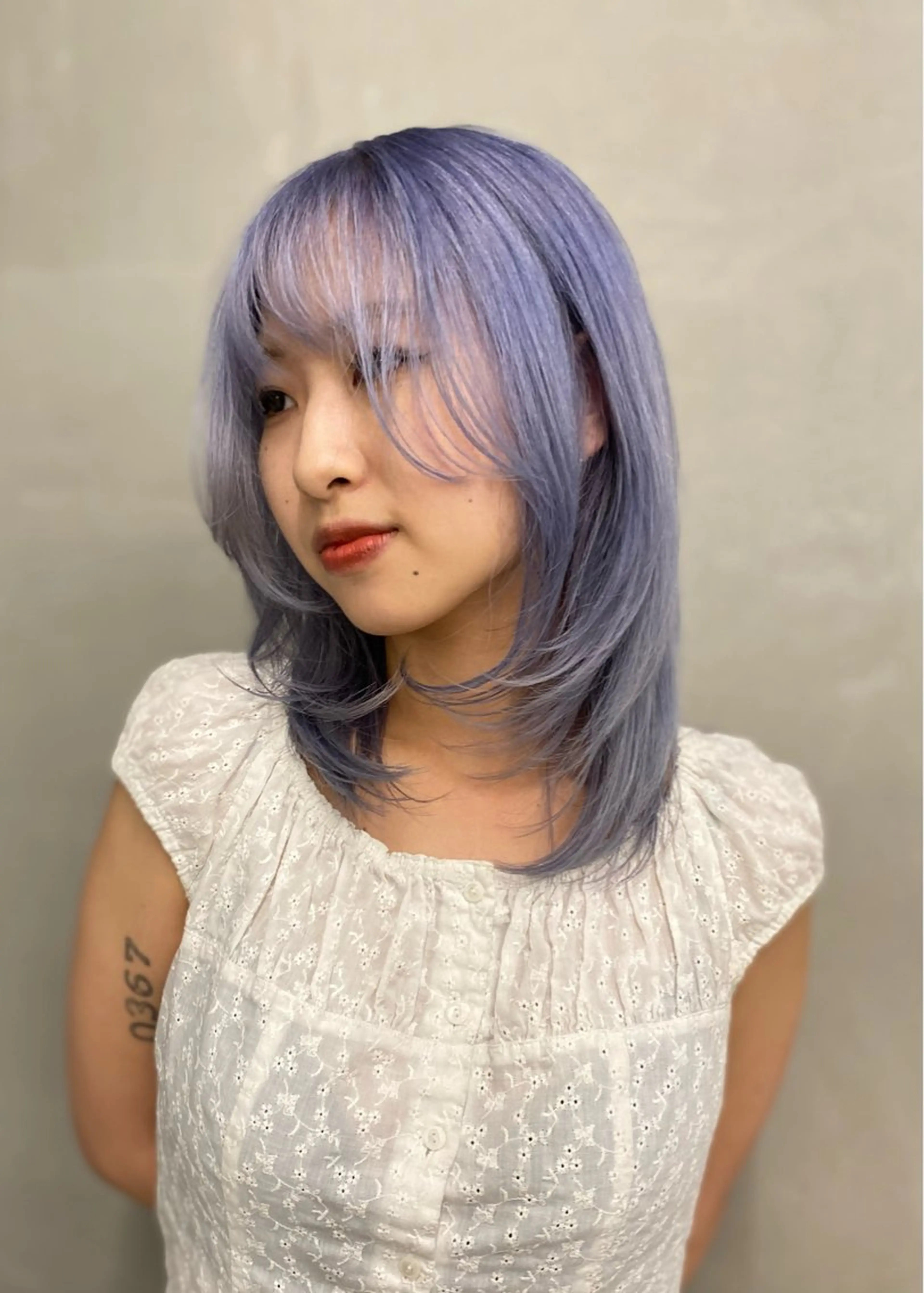 ミディアム カラー ヘアアレンジ 黒髪 ブリーチ ハイトーンカラー ヘアカラー トリートメント mina 🌷のヘアスタイル