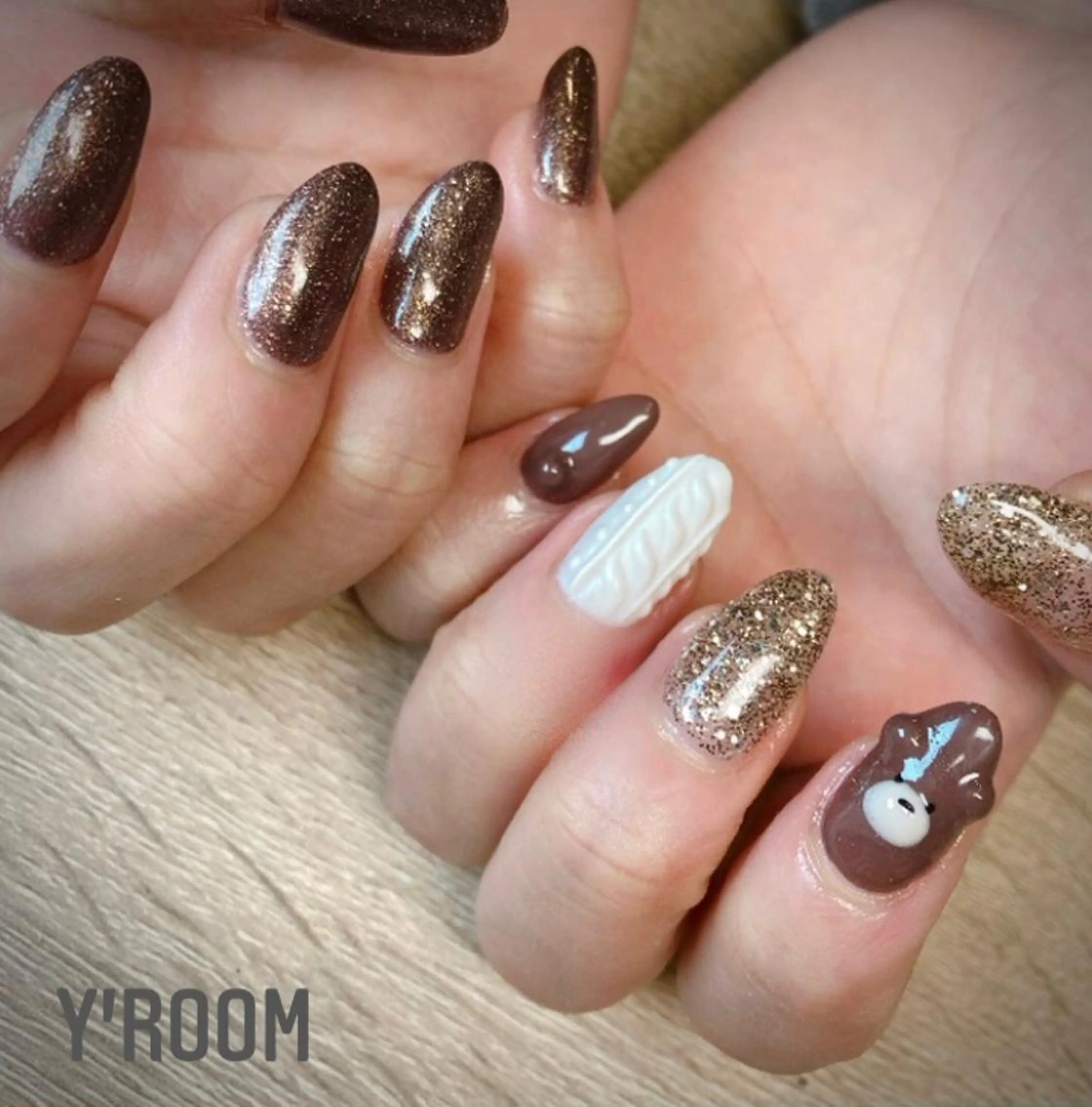 ネイル オーロラネイル フラッシュネイル ジェルネイル 氷ネイル・うるうるネイル マグネットネイル ハンドネイル YUKA （ネイリスト）のネイルデザイン