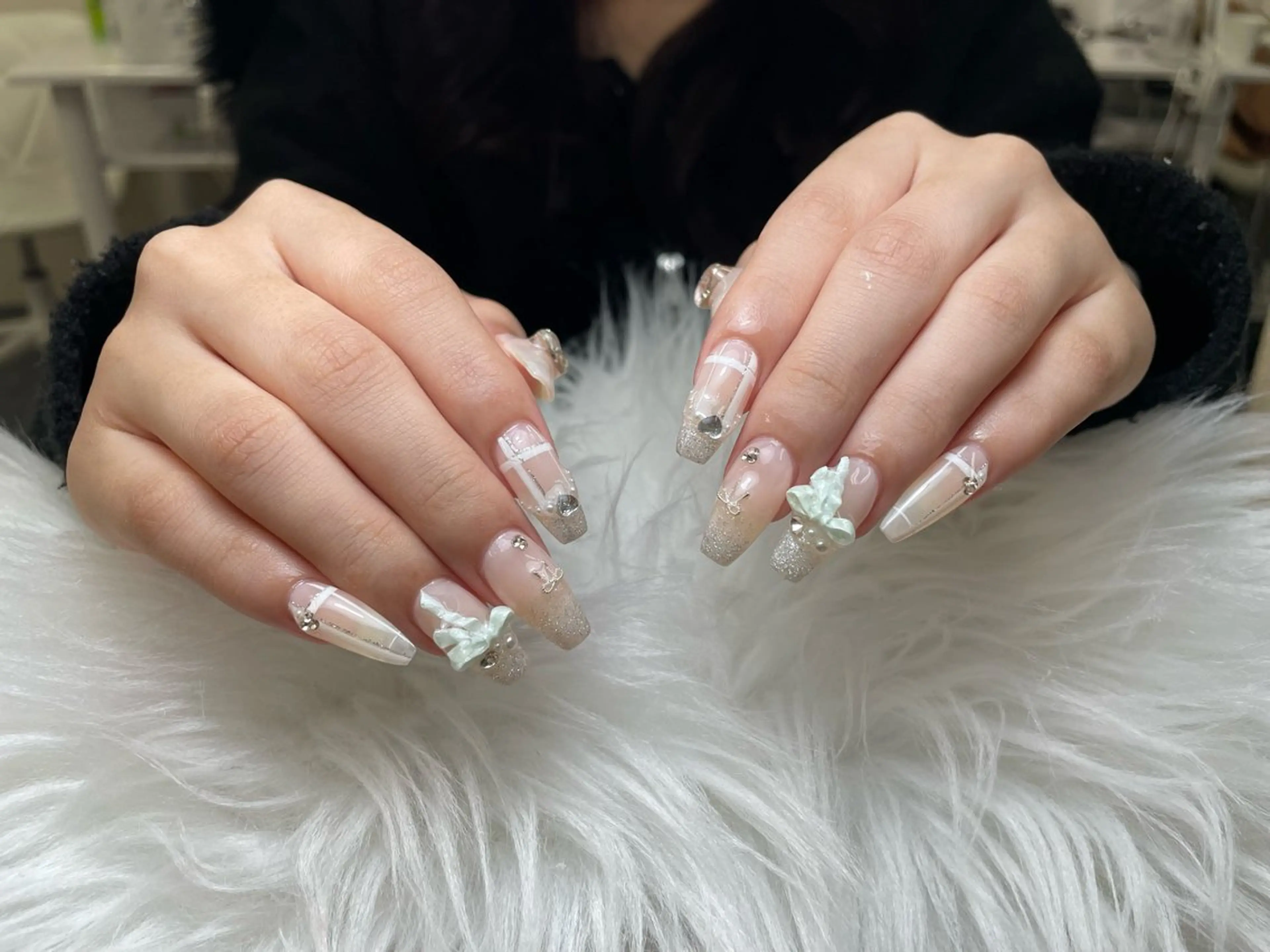 ネイル フレンチネイル ジェルネイル ガーリー 韓国ネイル ロングネイル ハンドネイル ミ ミのネイルデザイン