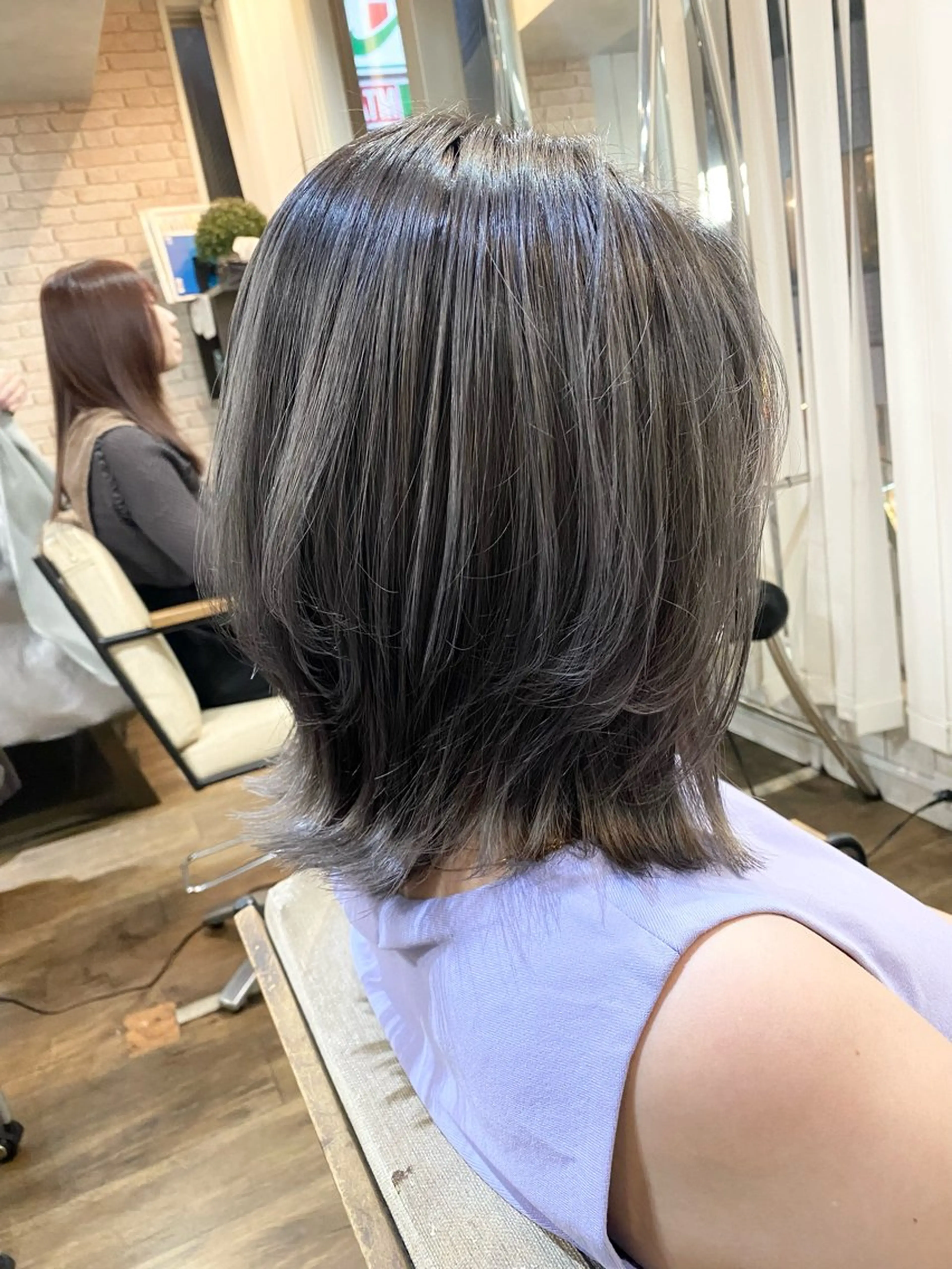 ミディアム レイヤーカット ヘアカラー トリートメント 👑指名率No.1 👑坂口飛翔のヘアスタイル