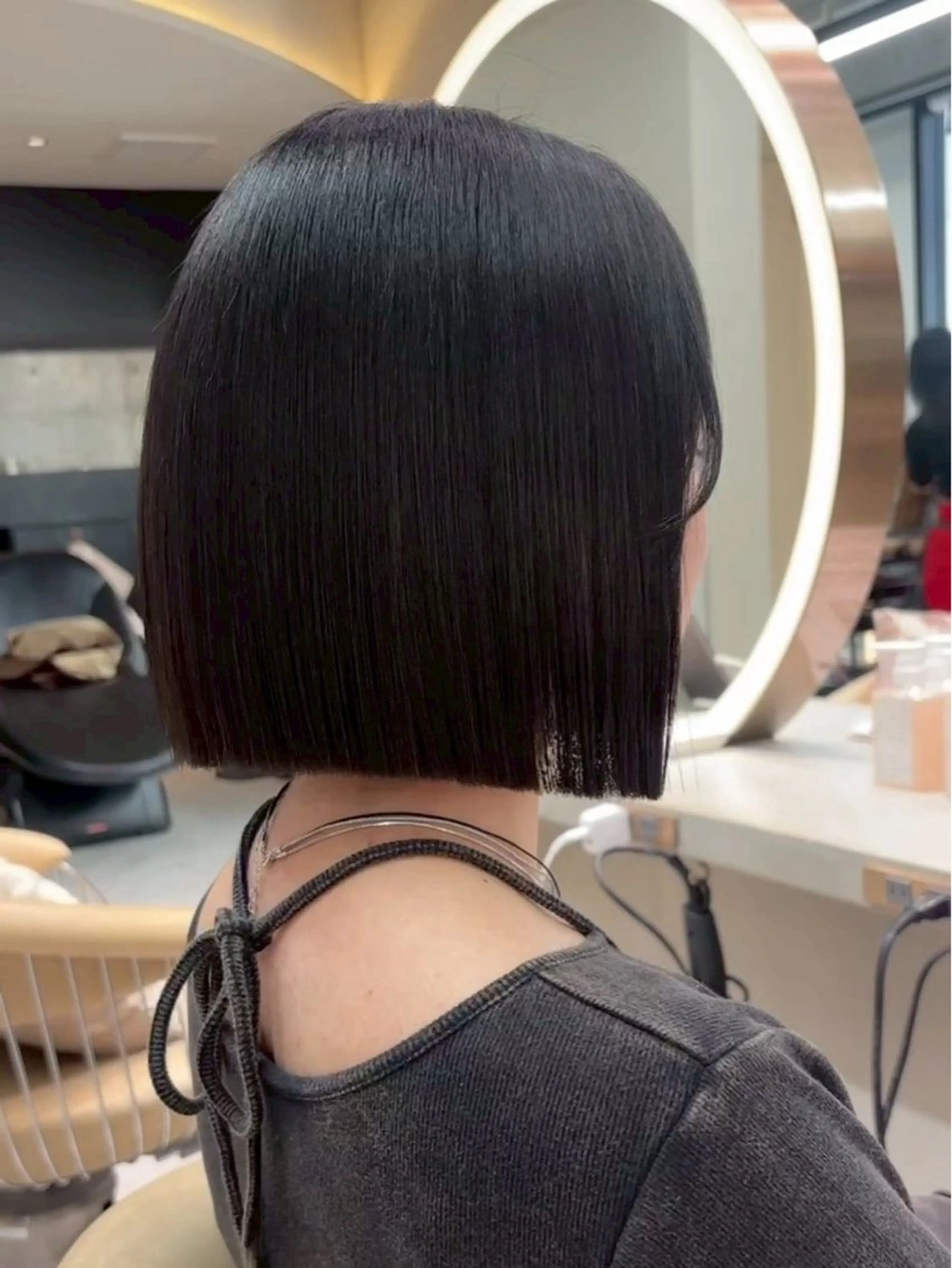 ミディアム 切りっぱなしボブ ボブレイヤー アッシュ アッシュブラウン ボブ ボブ/縮毛矯正 jionのヘアスタイル