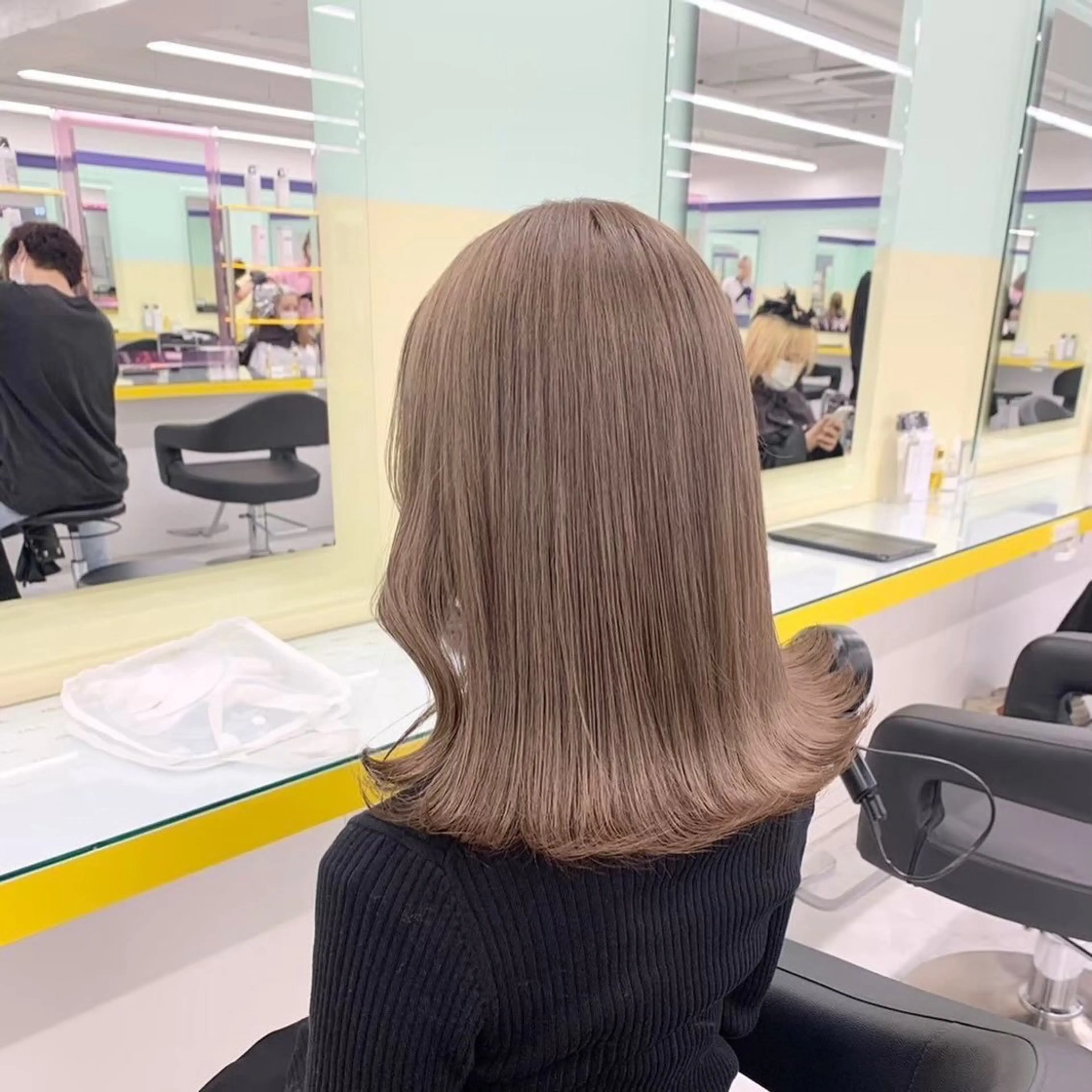 セミロング カラー ベージュカラー ブリーチ 透明感カラー ダブルカラー 髪質改善 カット ヘアカラー 透明感🤍レイヤー ベージュ‎🤍ピンクのヘアスタイル