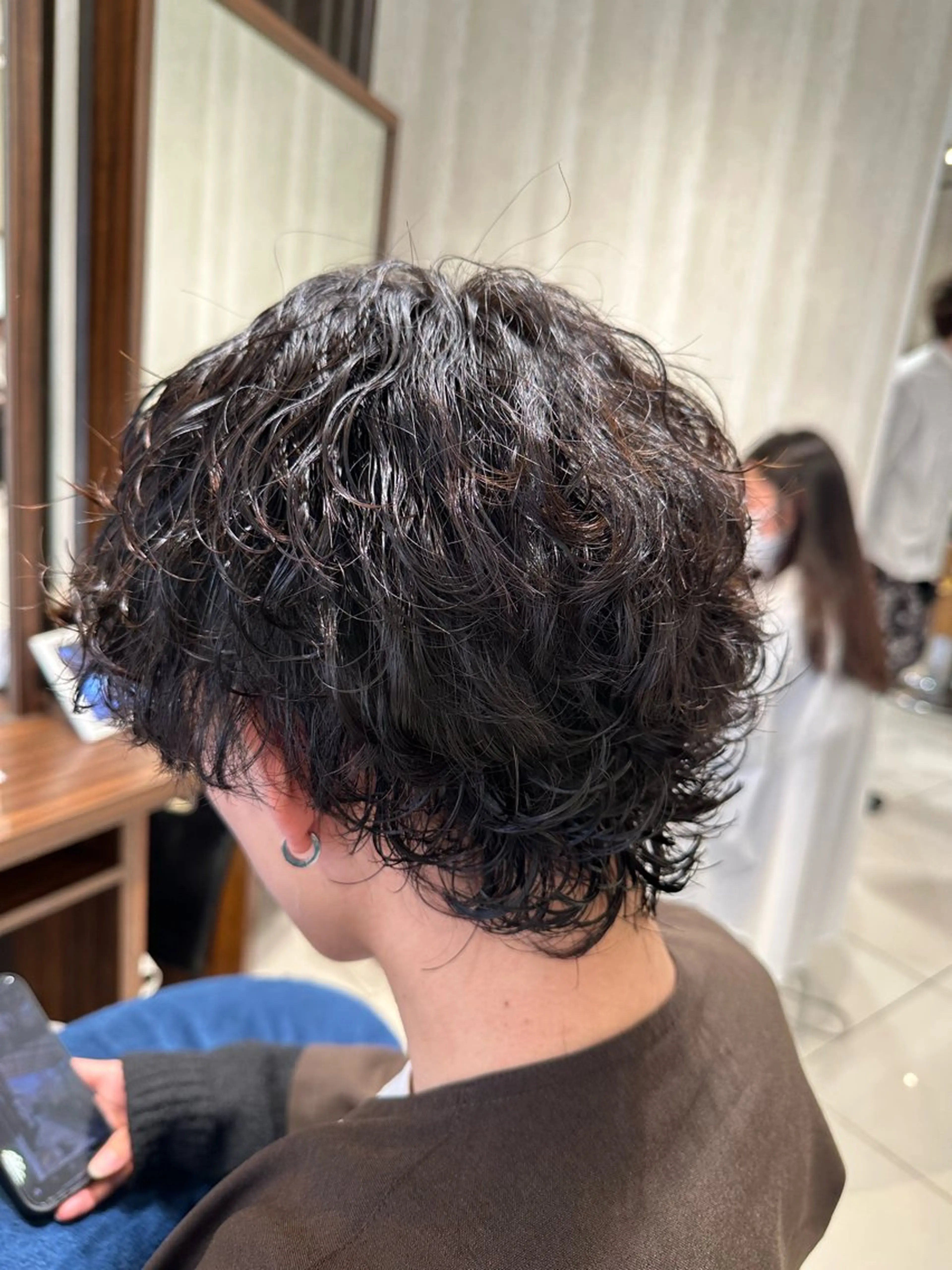 パーマ メンズ メンズパーマ 波巻きパーマ メンズウルフカット ウルフカット ブリーチ/艶カラー カノ🌼のヘアスタイル