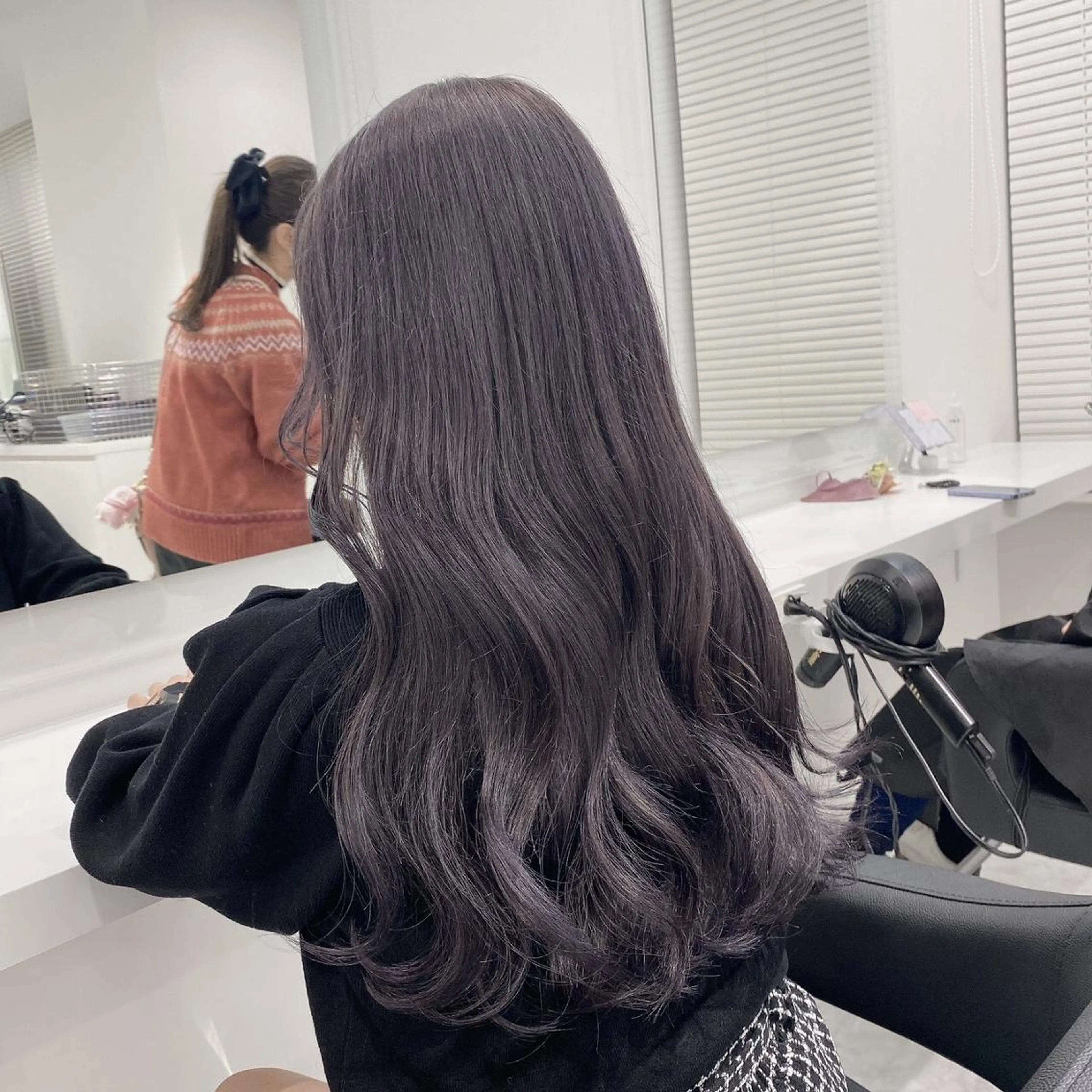 セミロング ヘアカラー トリートメント 🤍ハイトーン寒色 🤍MADOKAのヘアスタイル