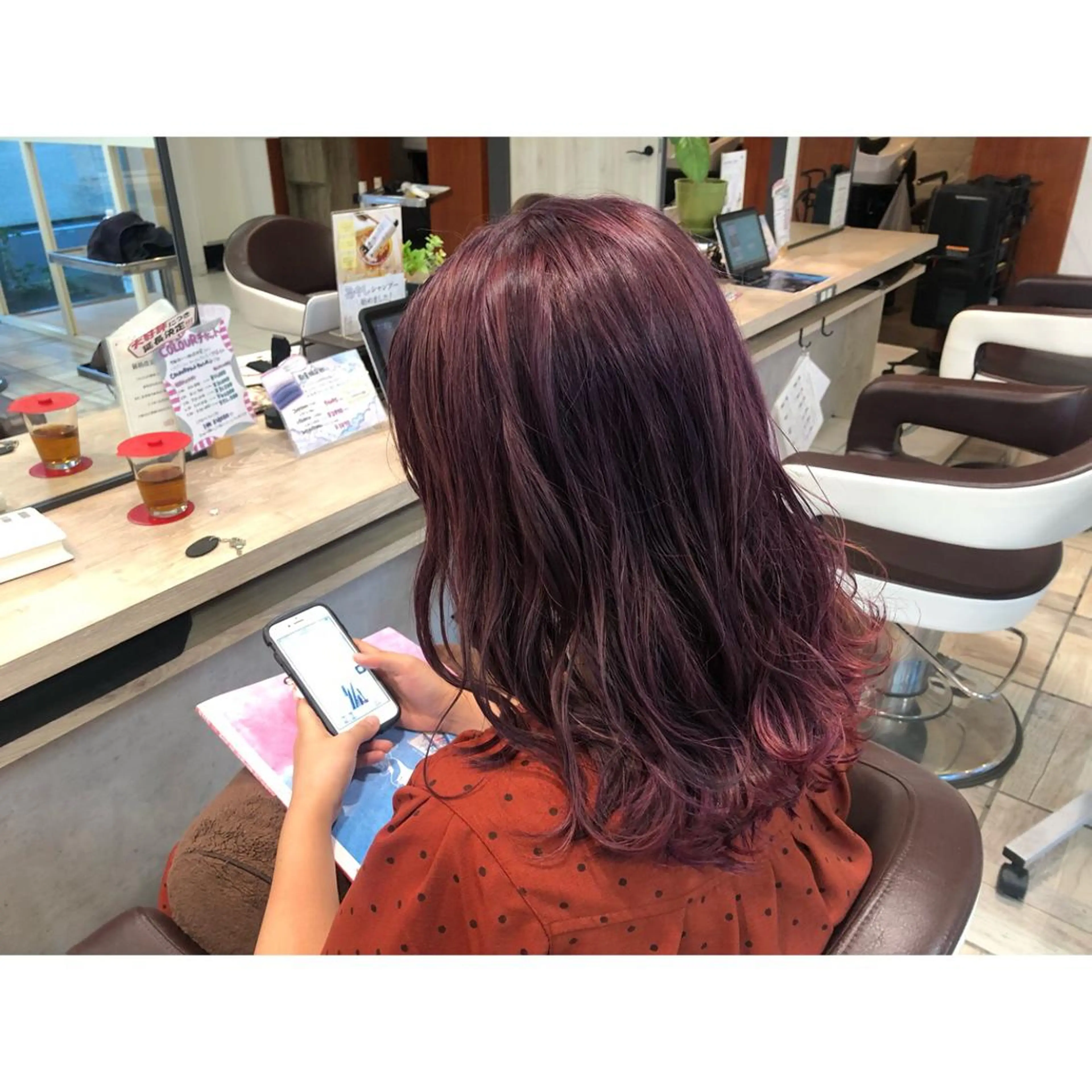 ミディアム カラー 渡邊 桃香のヘアスタイル