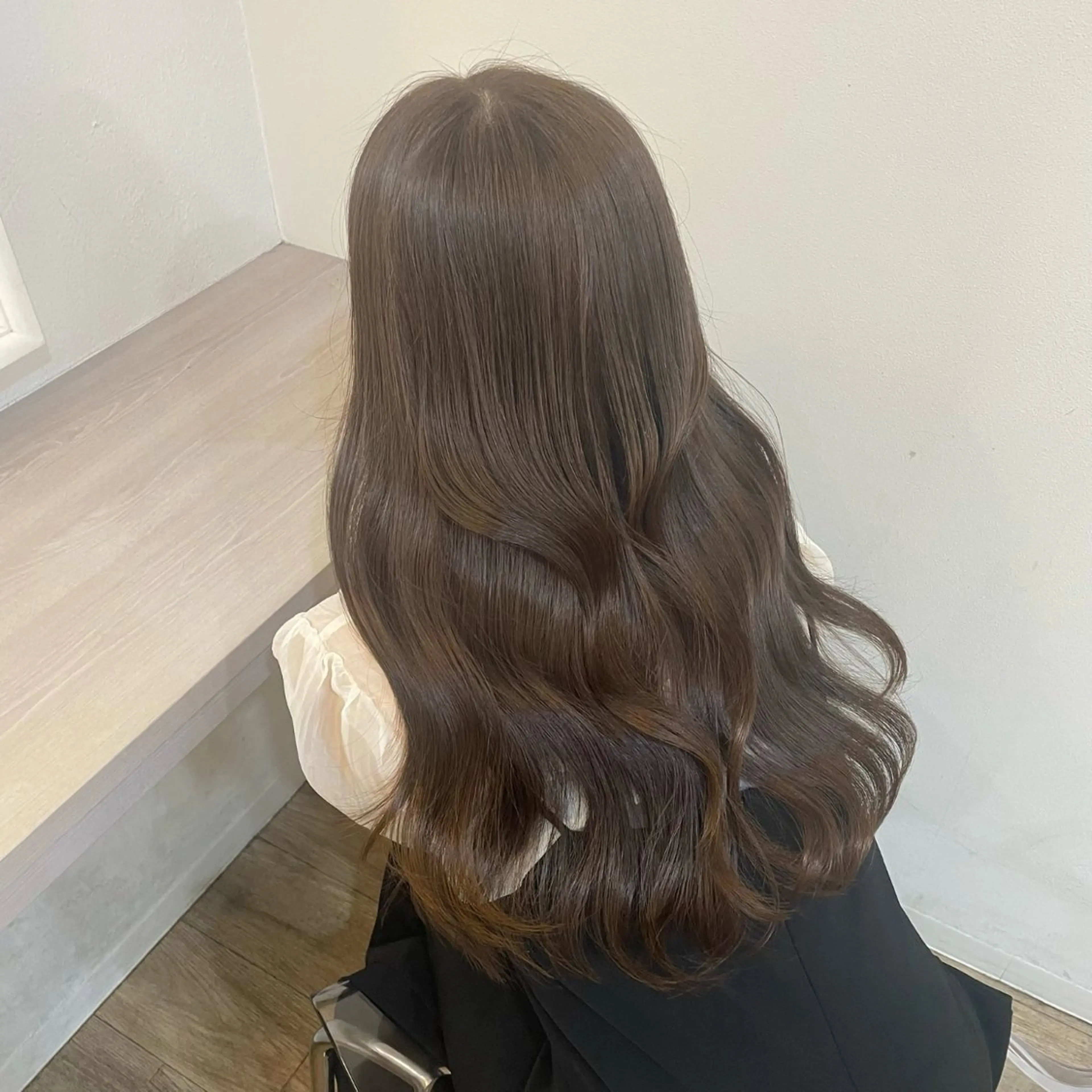 ロング カラー ベージュカラー 黒髪 ブルーカラー ブルーブラック ブラウンカラー カット ヘアカラー トリートメント オリーブカラー 特化　　kaiのヘアスタイル