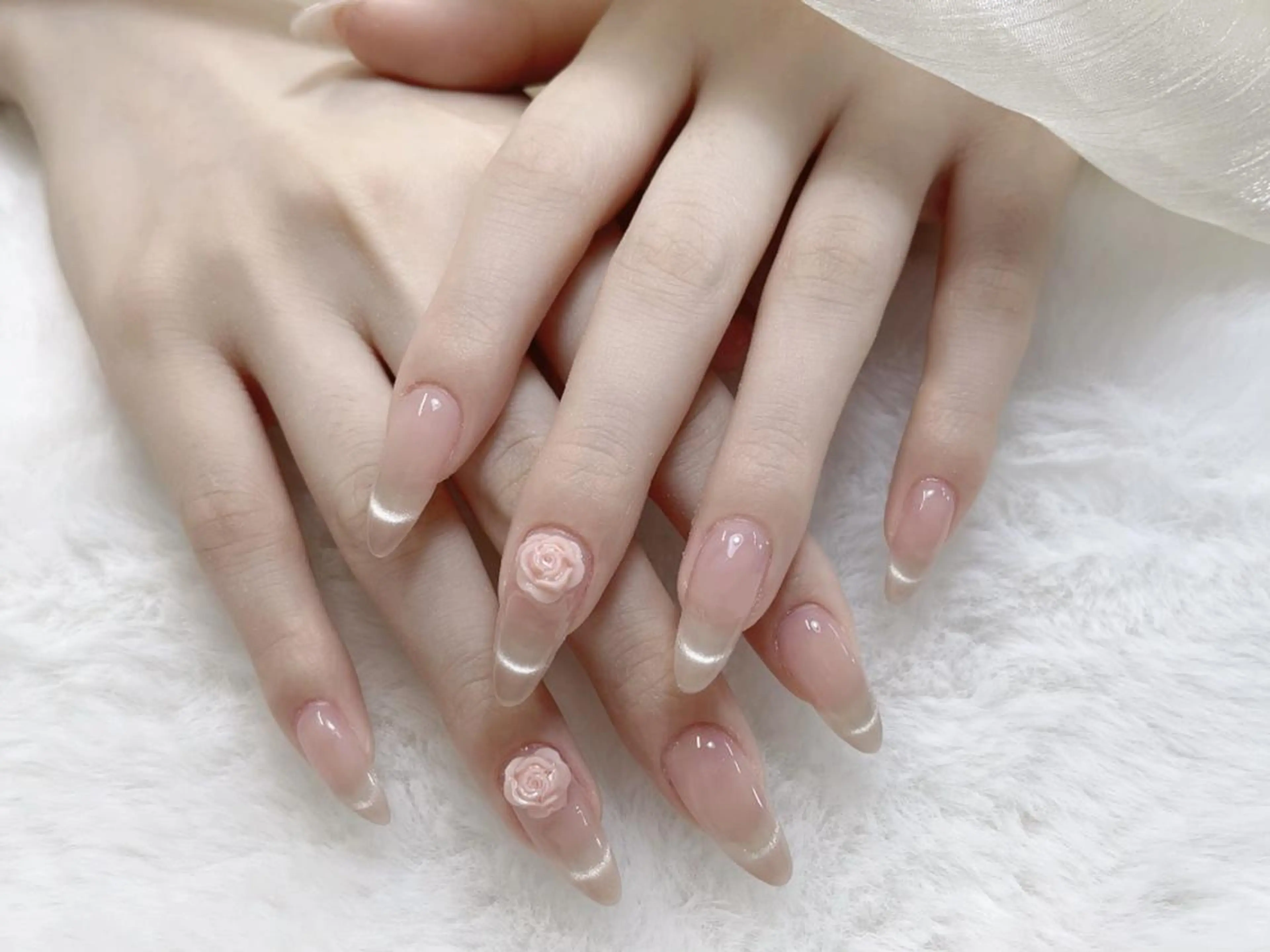 ネイル チークネイル フレンチネイル キラキラネイル 韓国ネイル ワンホンネイル ハンドネイル Speraネイル 大宮店🎀のネイルデザイン