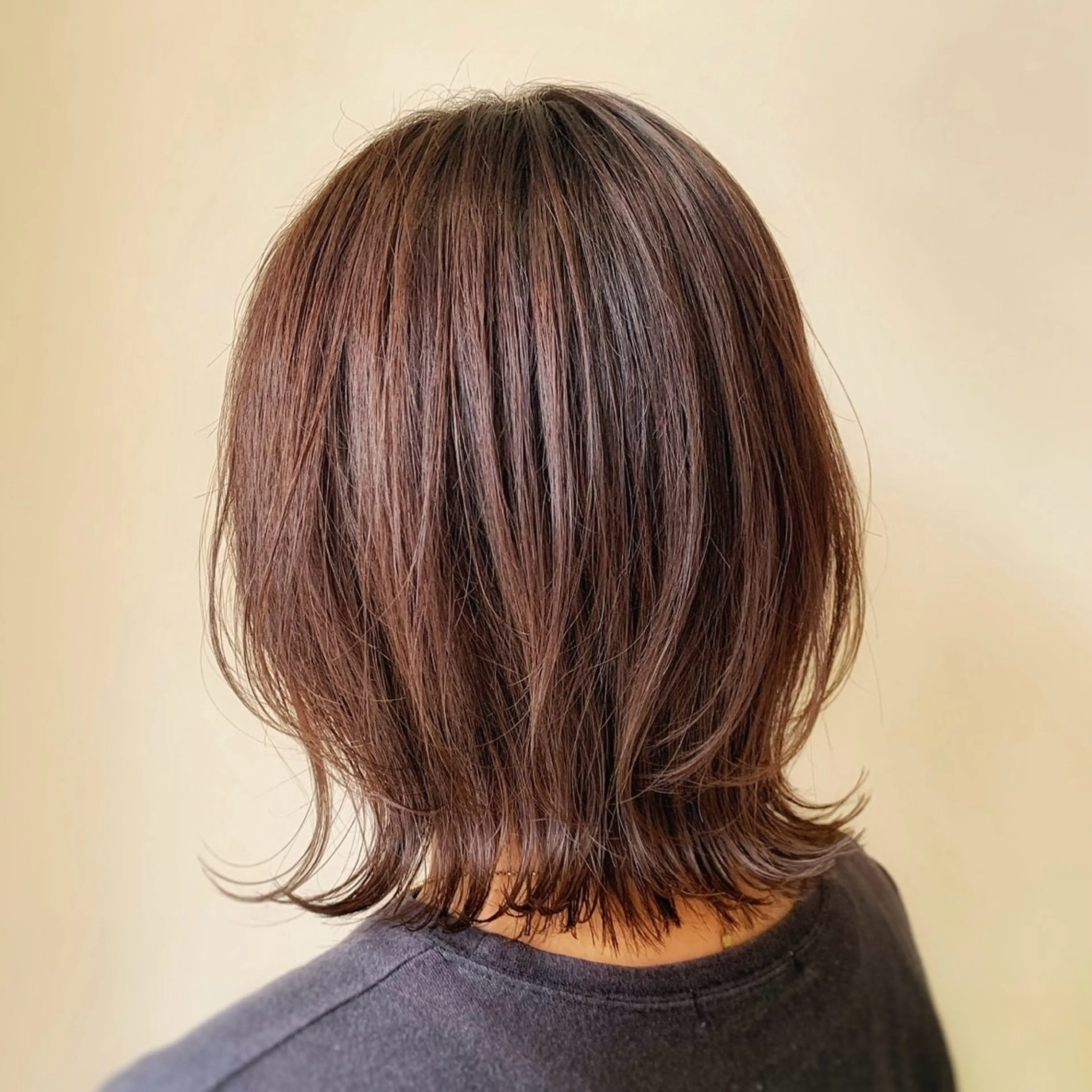 ミディアム ボブレイヤー ボブ レイヤーカット ブリーチなしベージュ 特化 松村 茶屋町のヘアスタイル