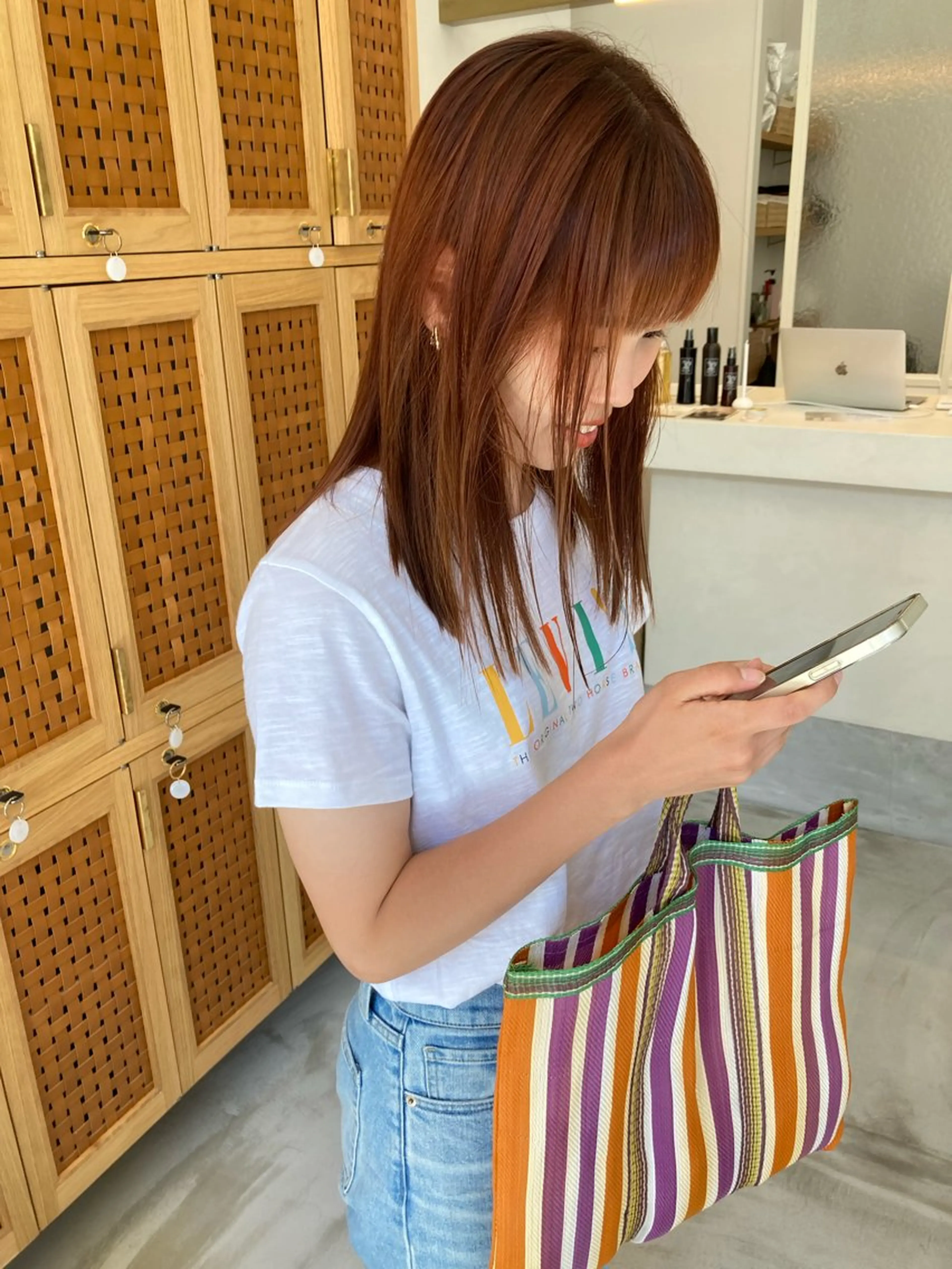 ミディアム カラー カワサキ カエデのヘアスタイル