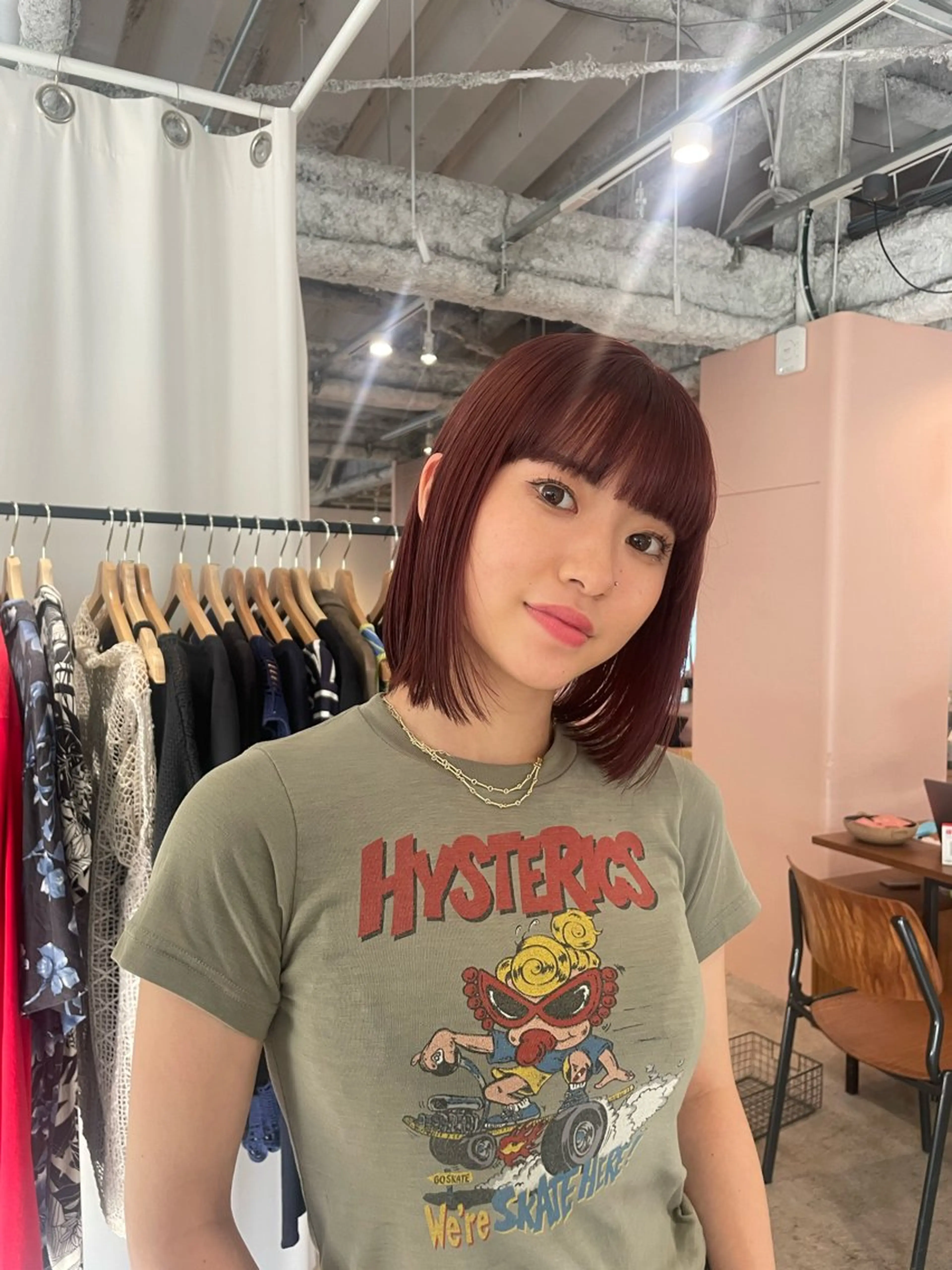 ショート カラー ブリーチ ブラウンカラー レッドカラー レッドブラウン 韓国風ヘア ゆるふわガーリーst yle🩰yuukaのヘアスタイル