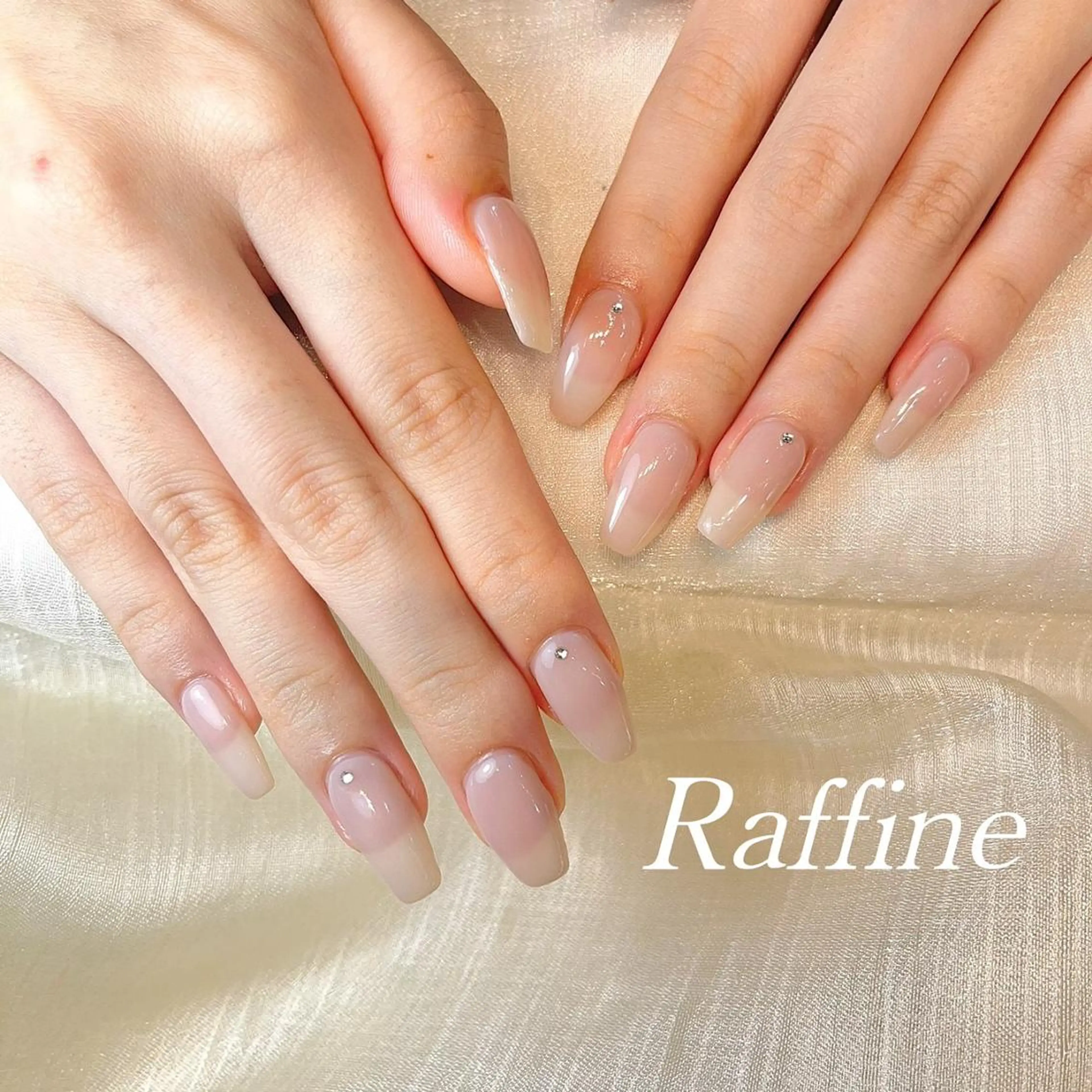 ネイル ハンドネイル RAFFINE haru🦋🩵のネイルデザイン