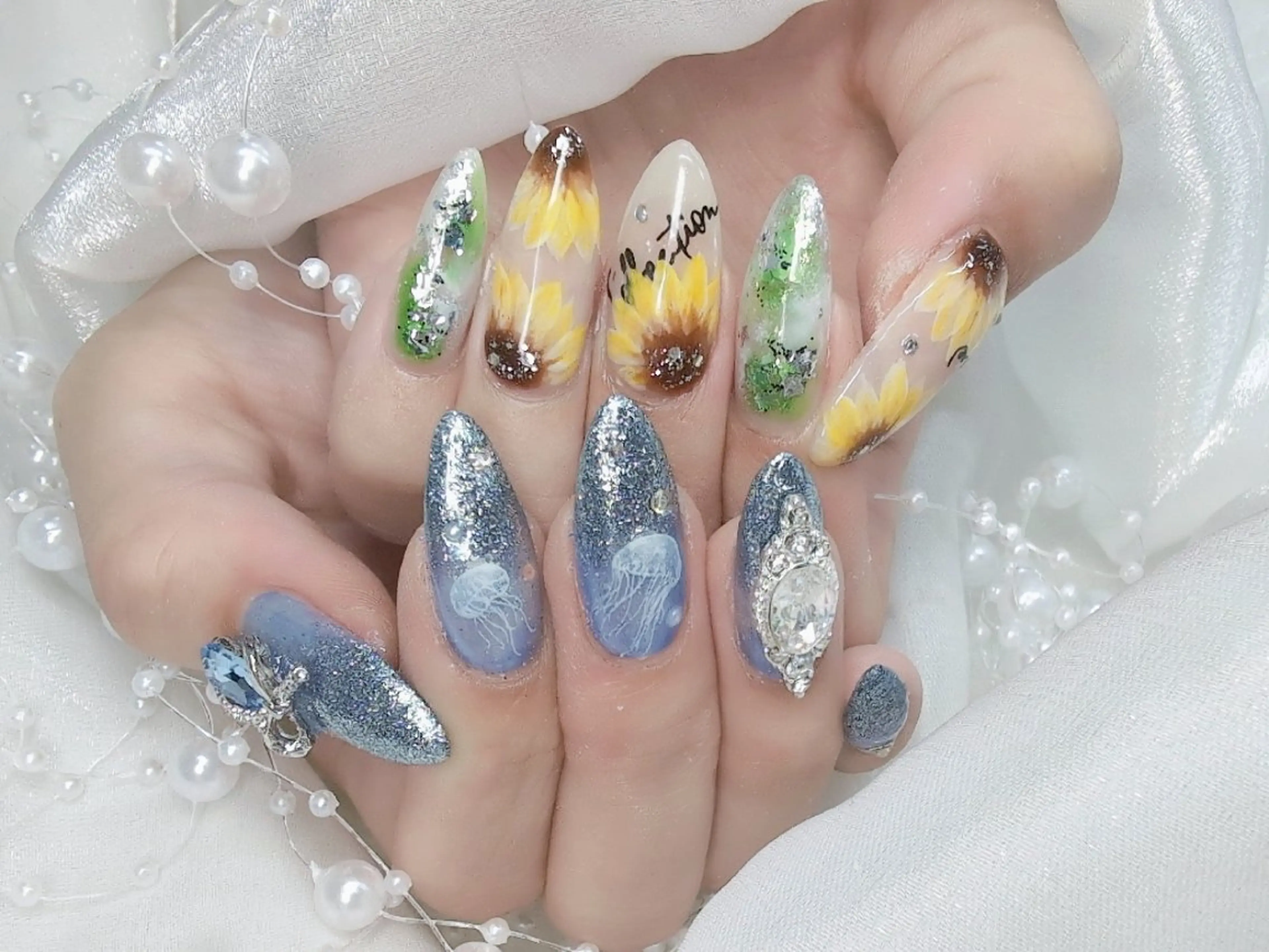 ネイル 長さ出し フラッシュネイル フレンチネイル キラキラネイル ラメ(グリッター) Chouette Nailのネイルデザイン
