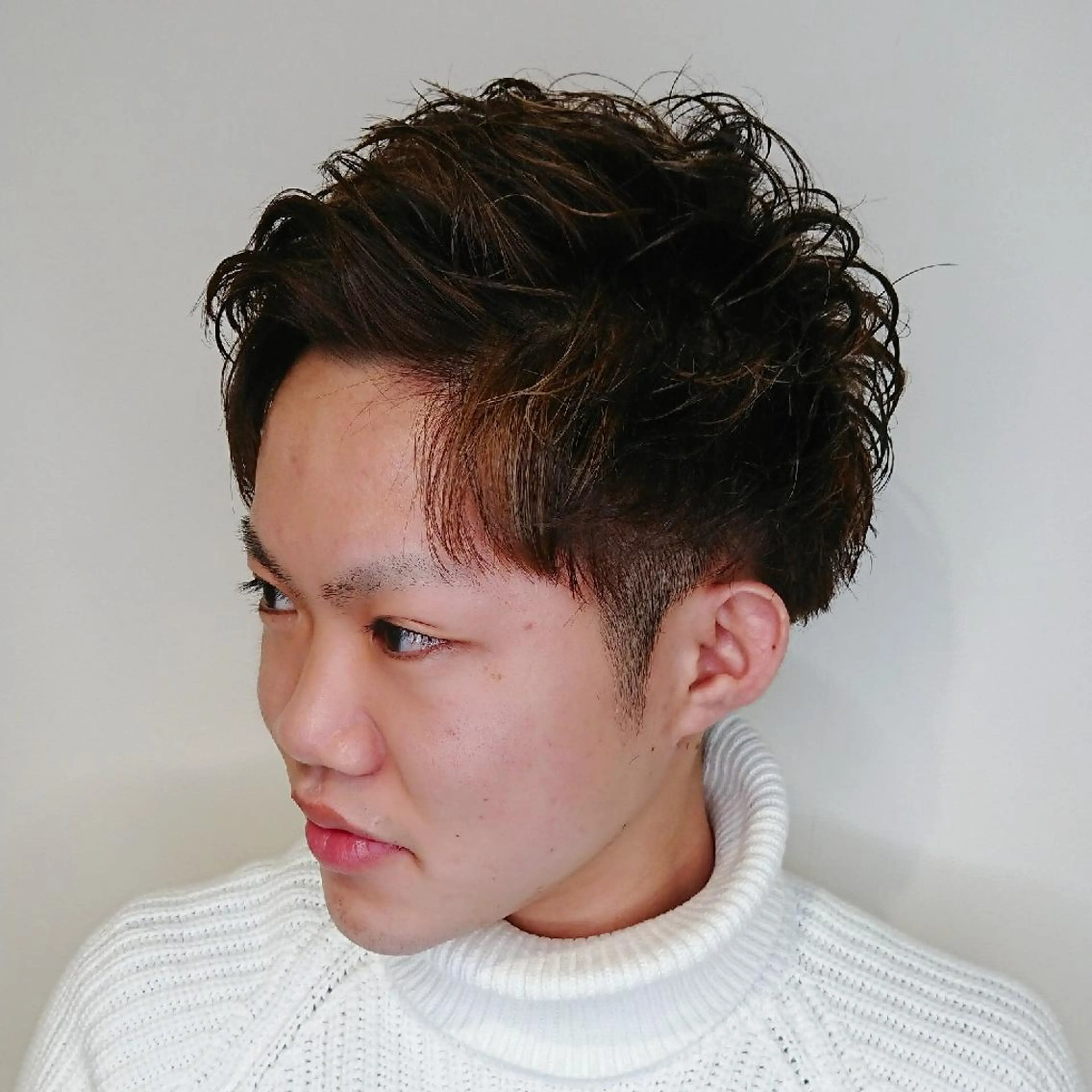 メンズ カラー パーマ ブリーチ/ヘアケア/ 艶髪/イギチハルのヘアスタイル