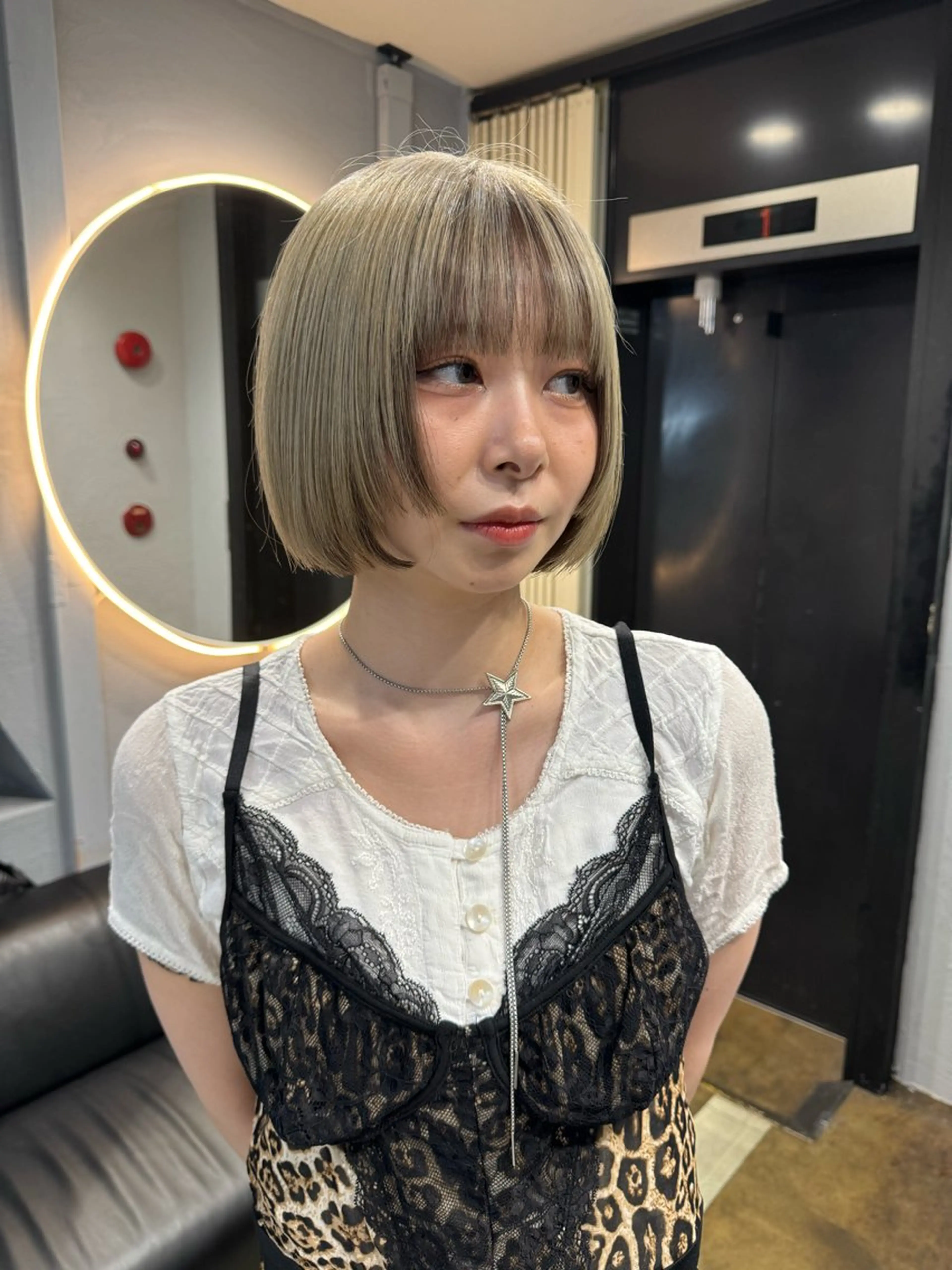 ショート カラー dao/ミルクティー /ブラウン/ブロンドのヘアスタイル