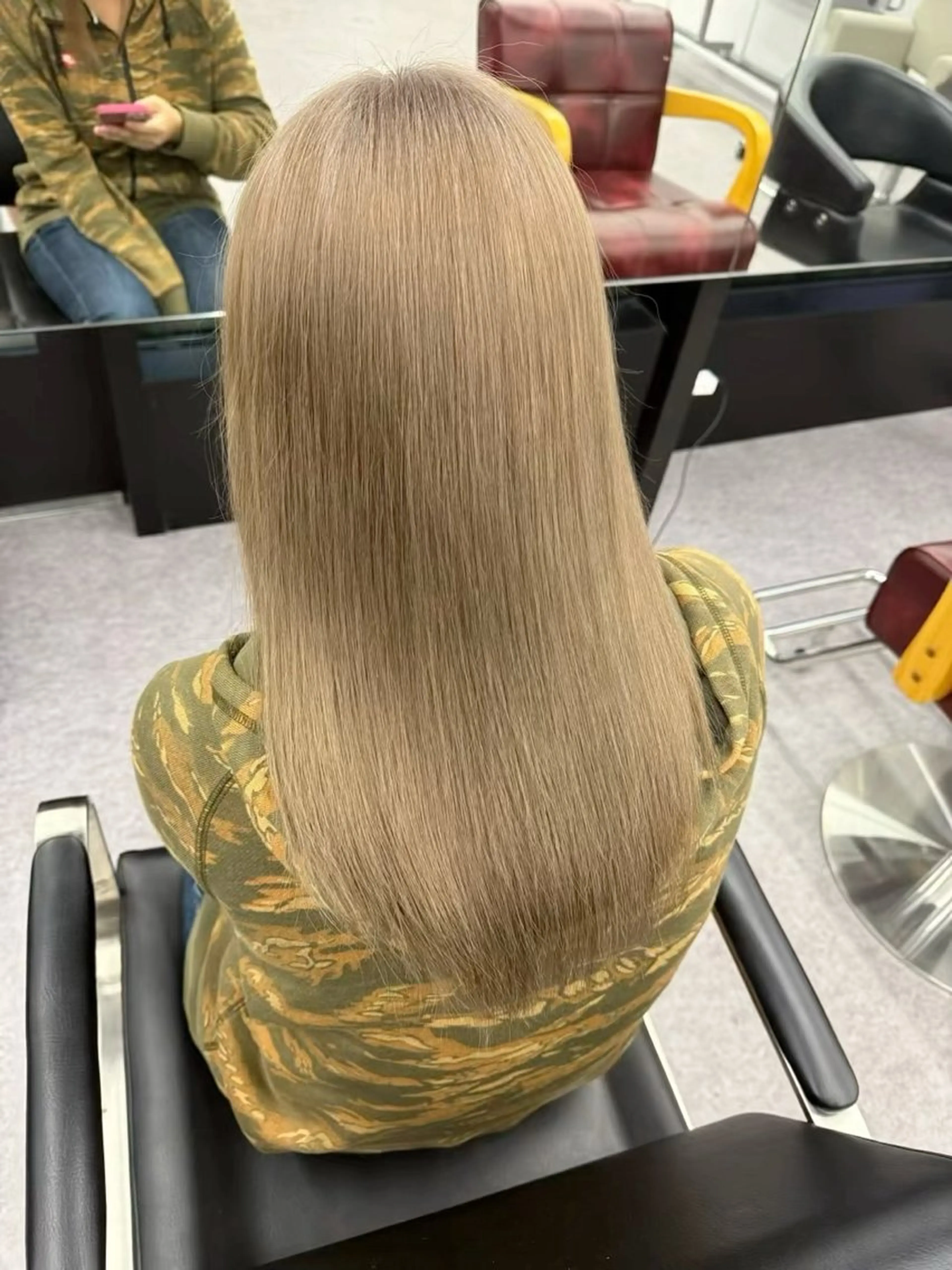 セミロング ボブ ハイライト 髪質改善 Lond  robin所属・夏目唯衣/透明感 /艶カラーのヘアスタイル