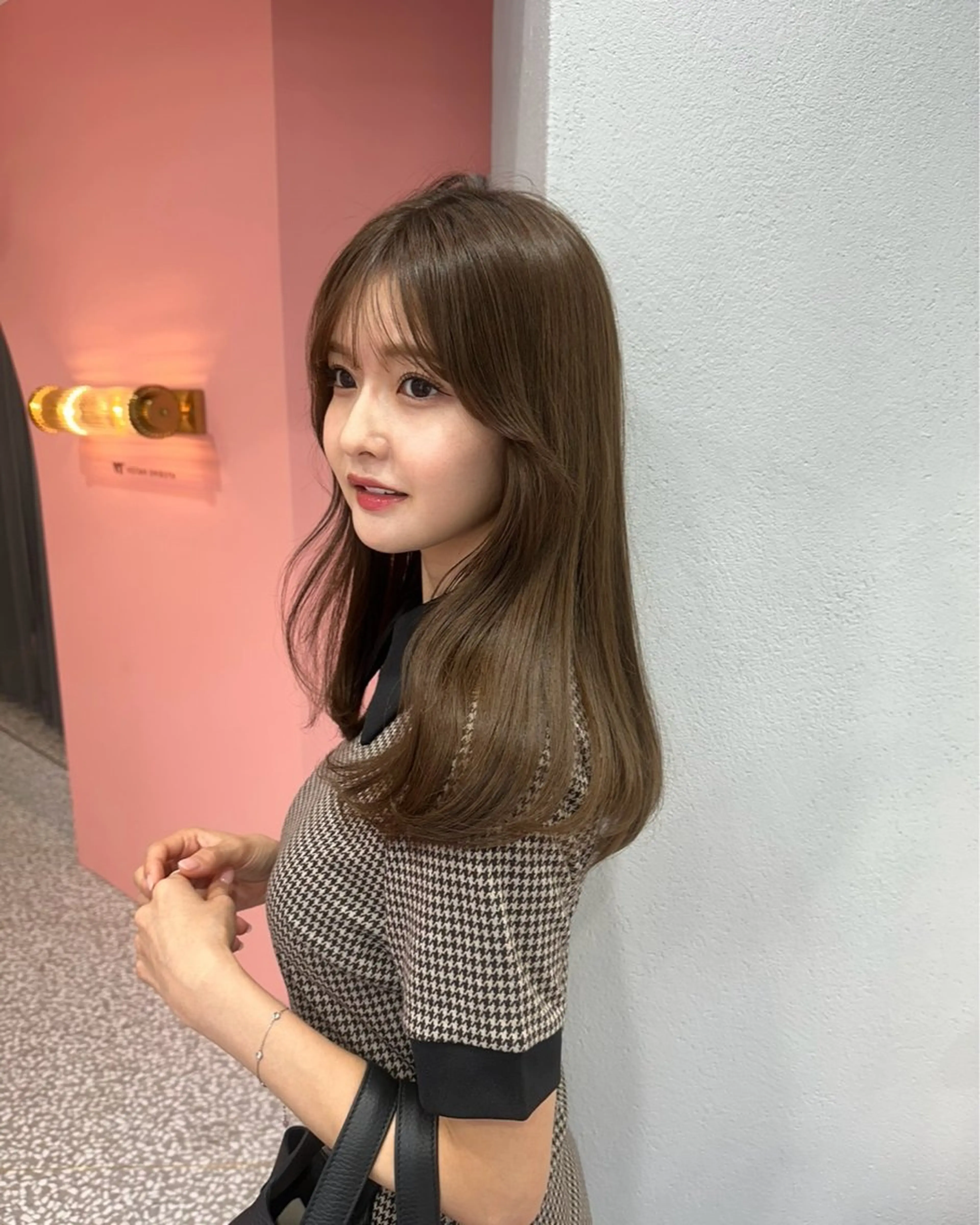 セミロング ケアカラー 韓国風カラー 顔まわりレイヤー 顔周りカット 髪質改善 カット ヘアカラー 透明感カラー♡ 原宿美容室￤Rinaのヘアスタイル