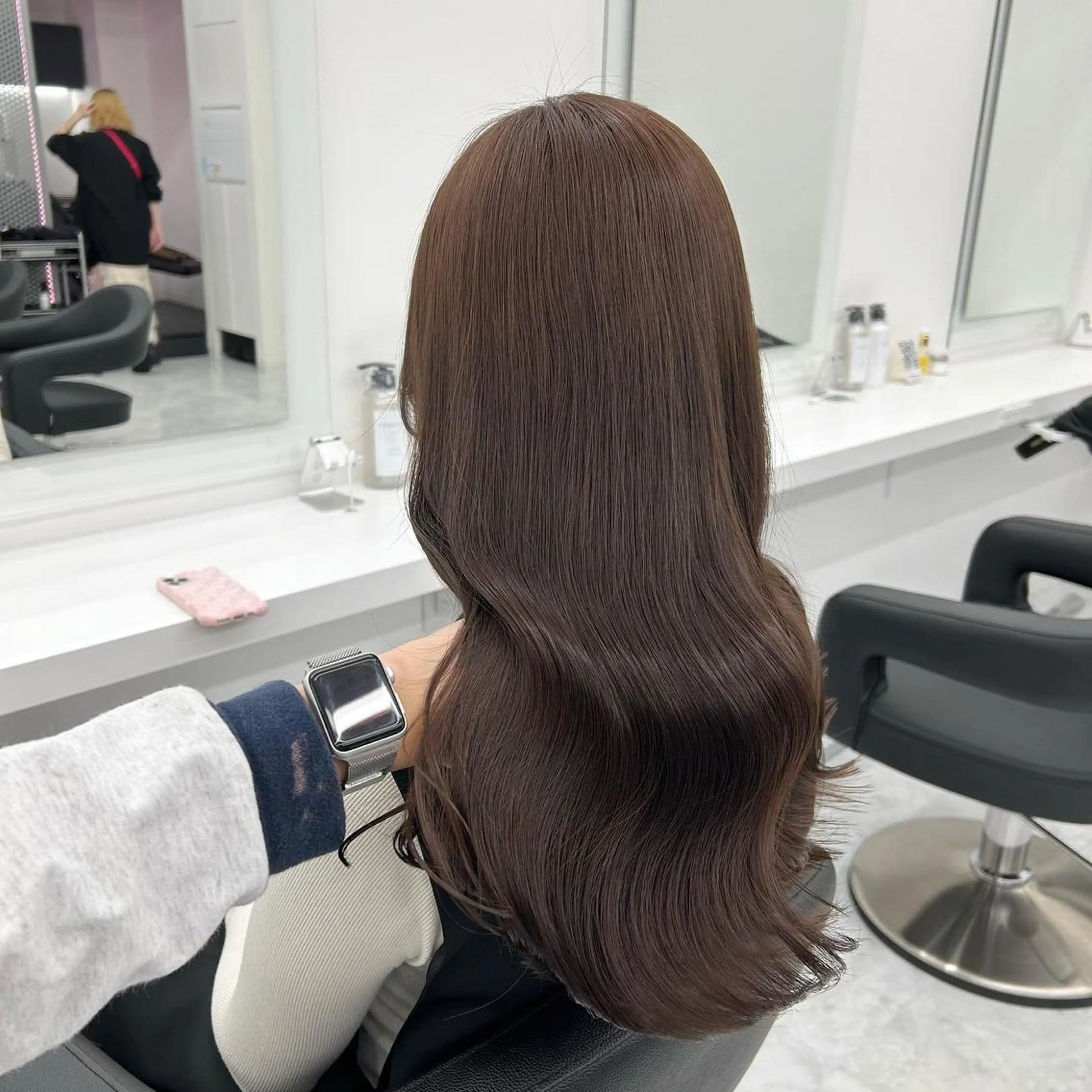 セミロング カラー ヘアアレンジ ヘアカラー トリートメント mai🍑暖色カラー /レイヤー💖のヘアスタイル