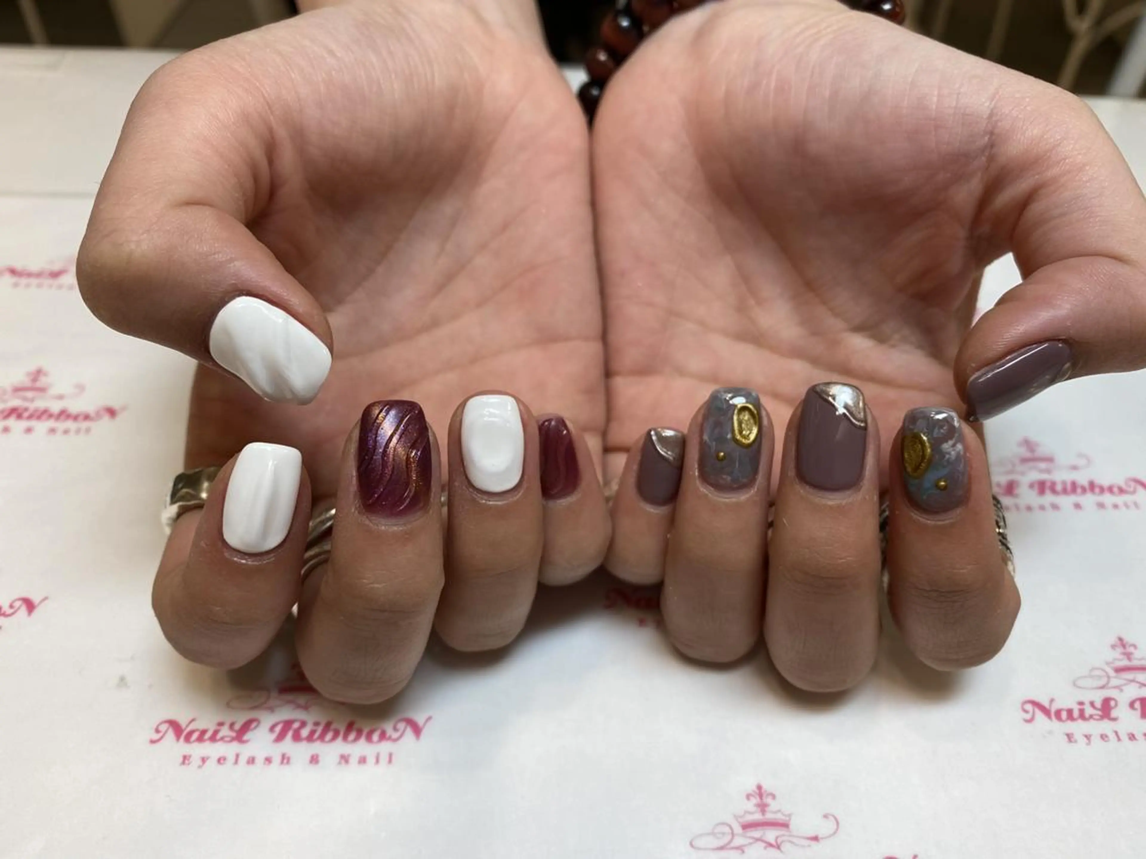 ネイル ネイルリボン 受付スタッフのネイルデザイン