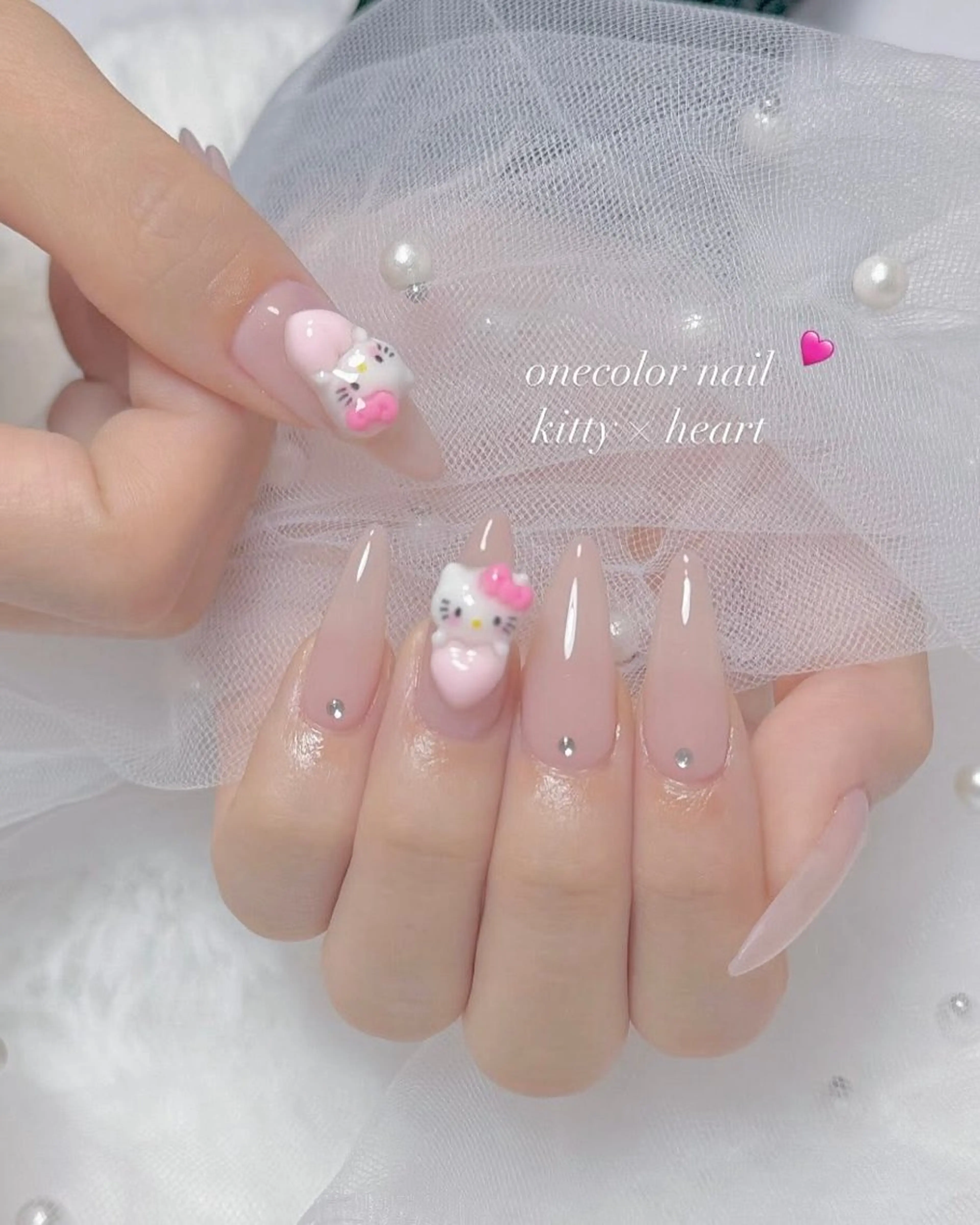 ネイル キラキラネイル 韓国ネイル ロングネイル ワンホンネイル ハンドネイル Josie nail salonのネイルデザイン