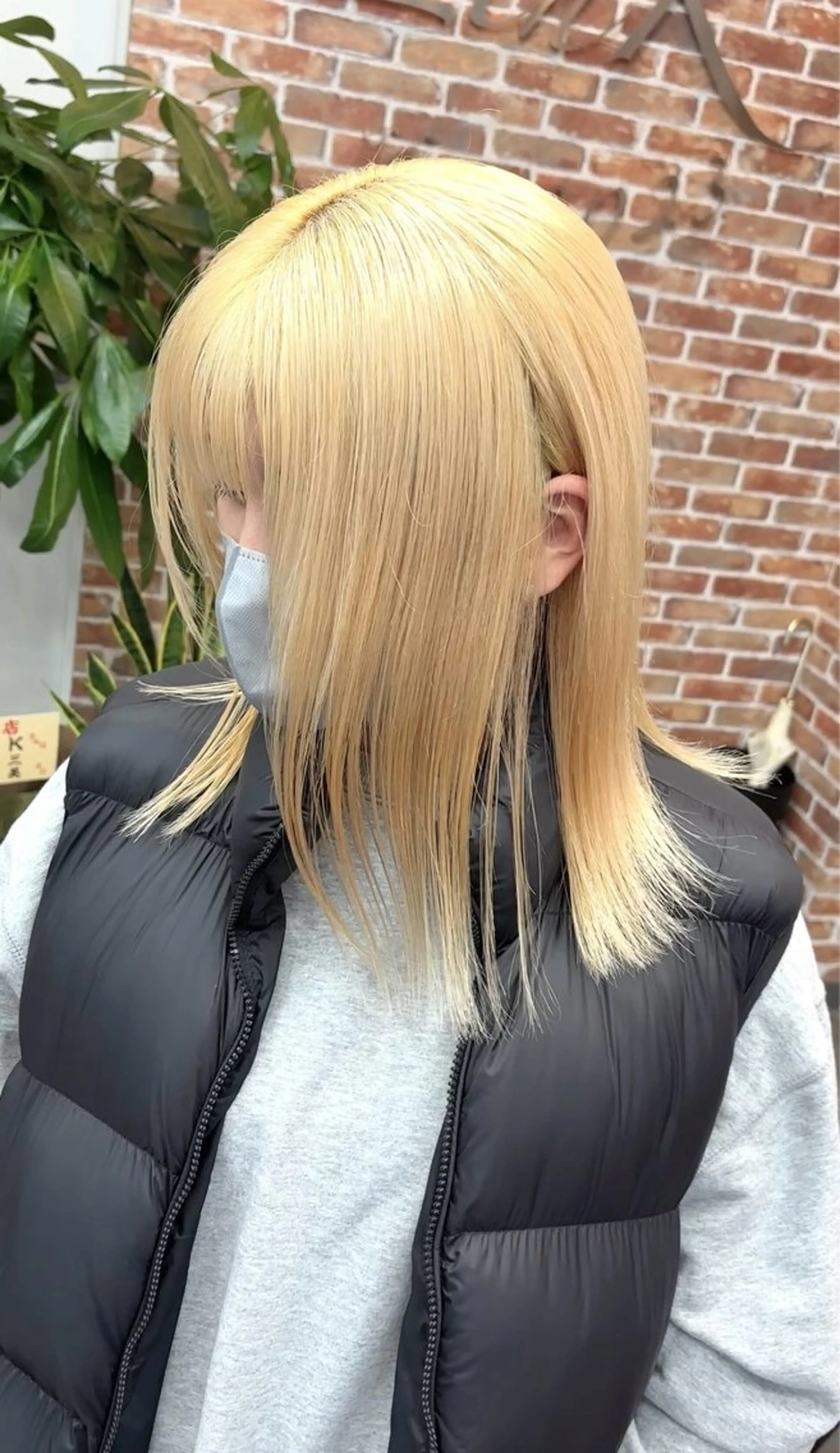 ミディアム カラー 抜きっぱなしブロンド ブロンド カット ヘアカラー ギャルの革命児 秀斗のヘアスタイル